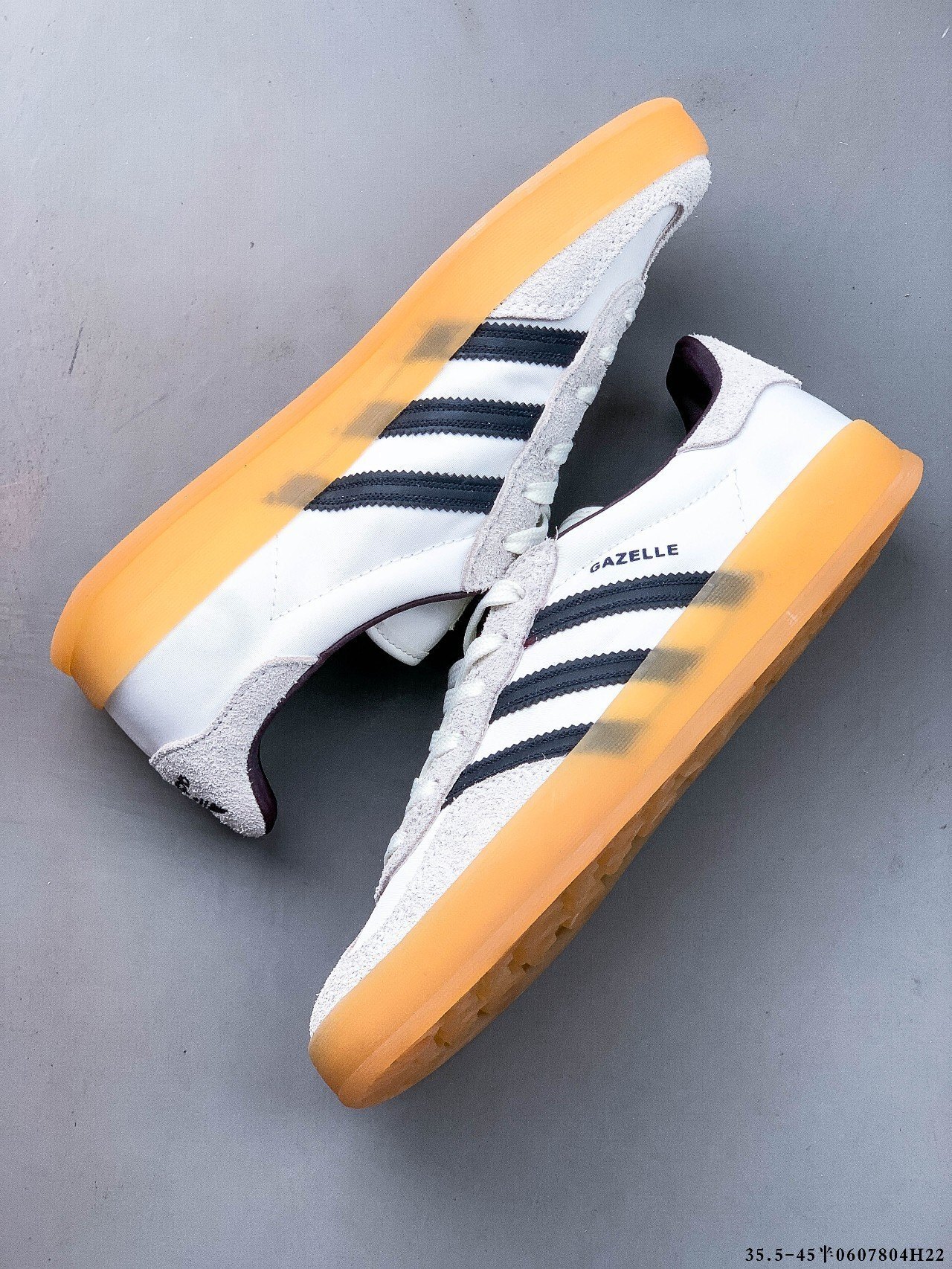 47$ Adidas Gazelle size 36-45 half 723230 QT374 gallery