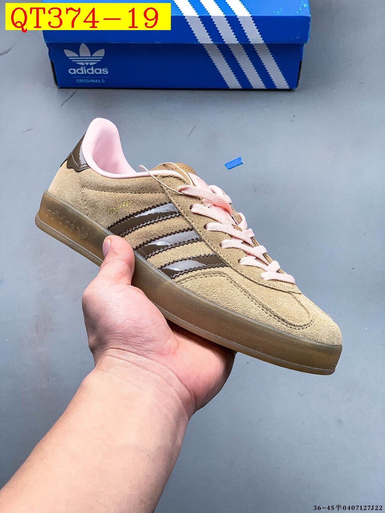 47$ Adidas Gazelle size 36-45 half 723230 QT374 gallery
