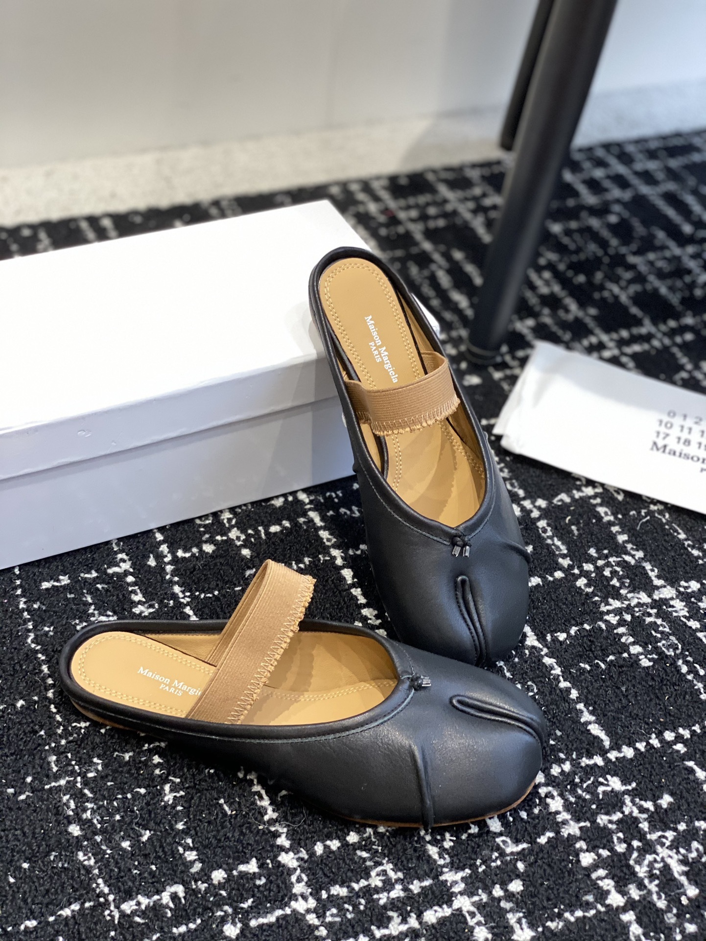 47$ Maison Margiela MM6 24ss Tabi size 35-40 428210 MR265 gallery