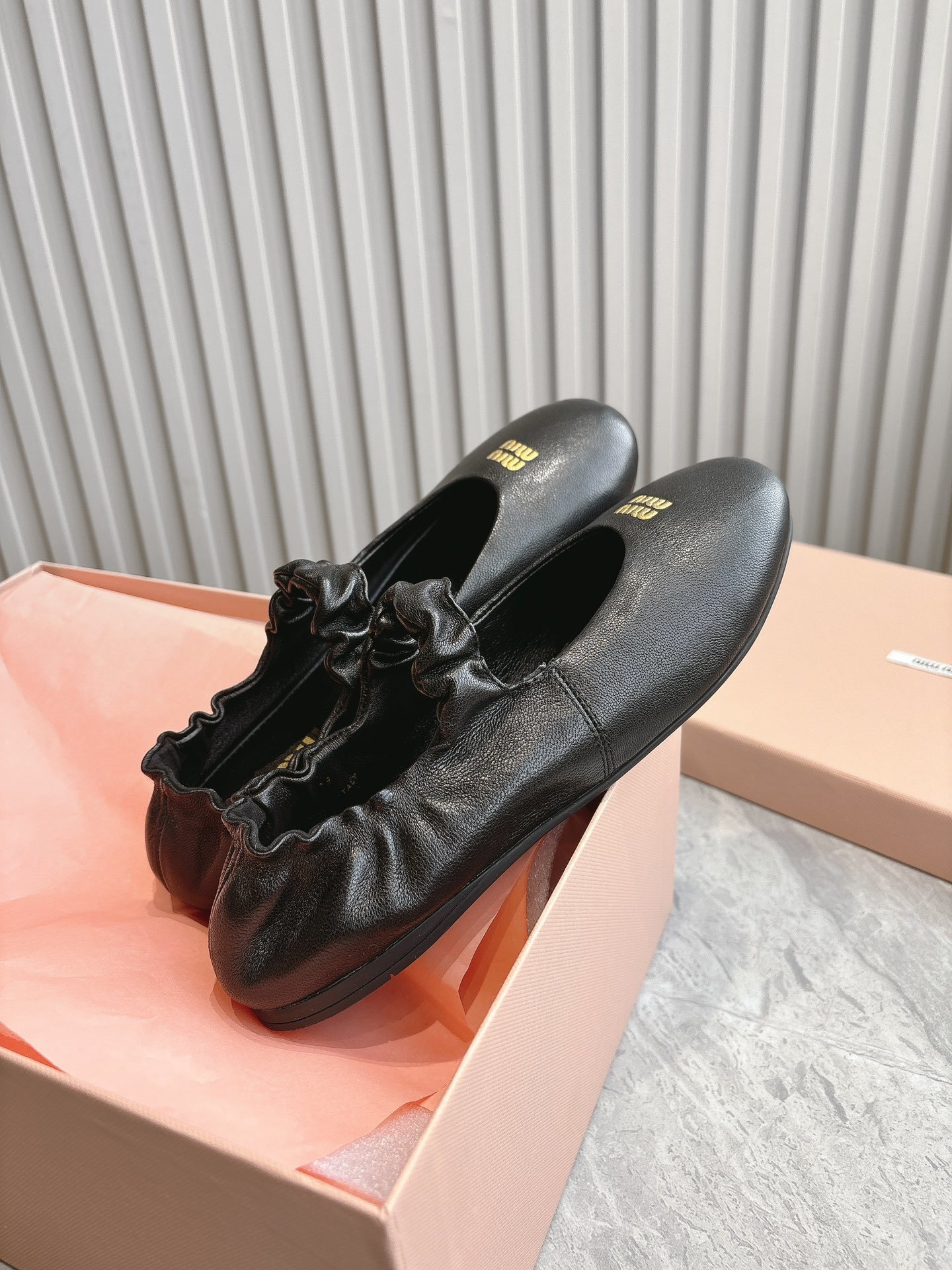 47$ MiuMiu Sheep skin Leather size 35-40 021480 MR575 gallery