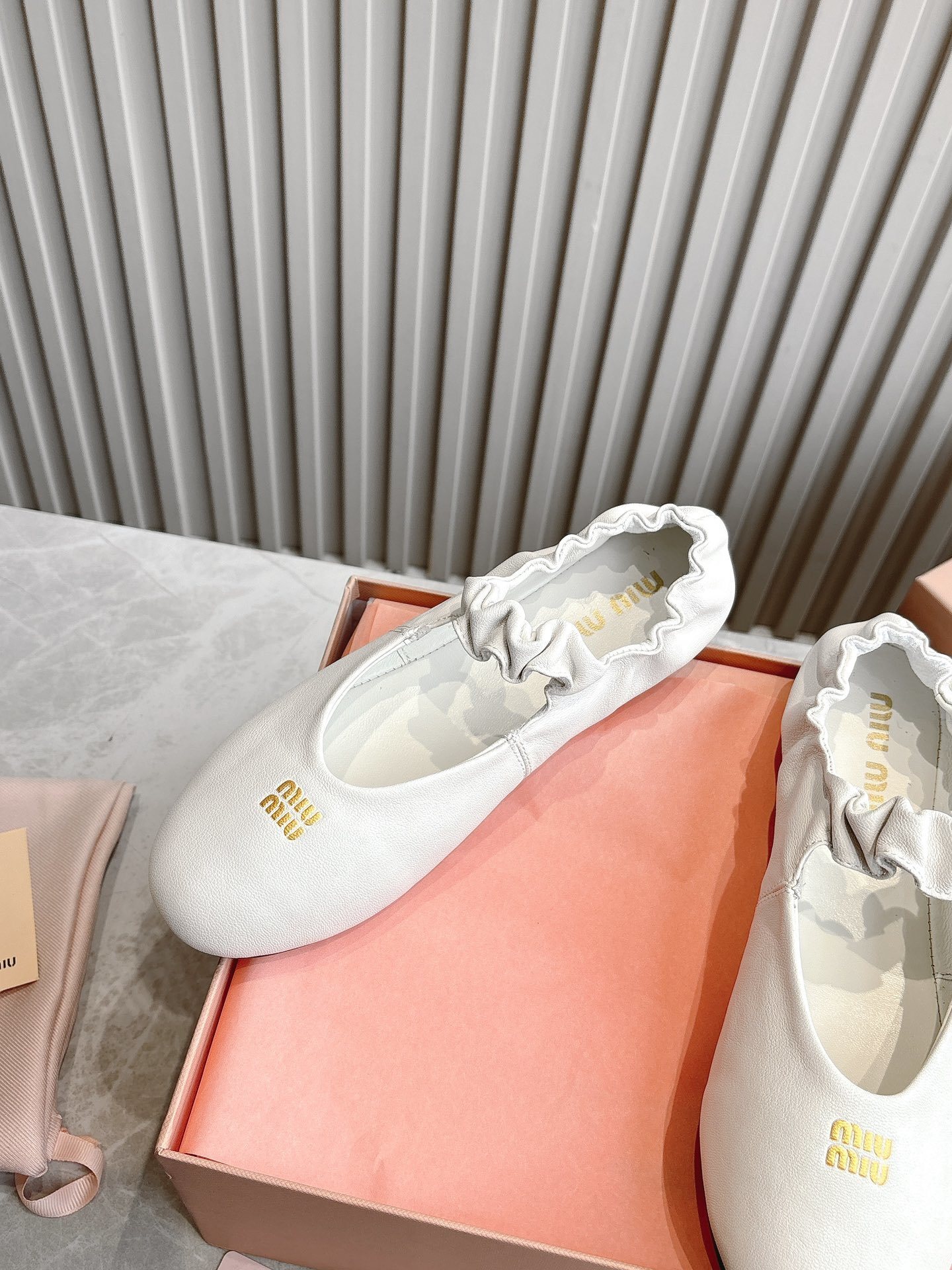 47$ MiuMiu Sheep skin Leather size 35-40 021480 MR575 gallery