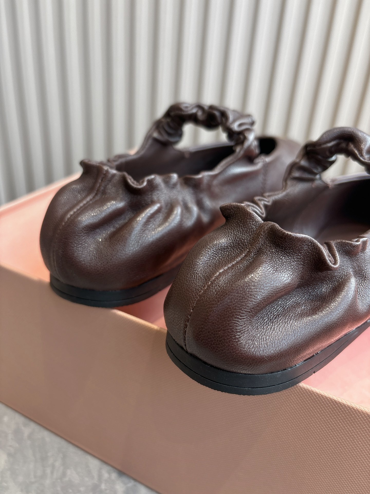 47$ MiuMiu Sheep skin Leather size 35-40 021480 MR575 gallery