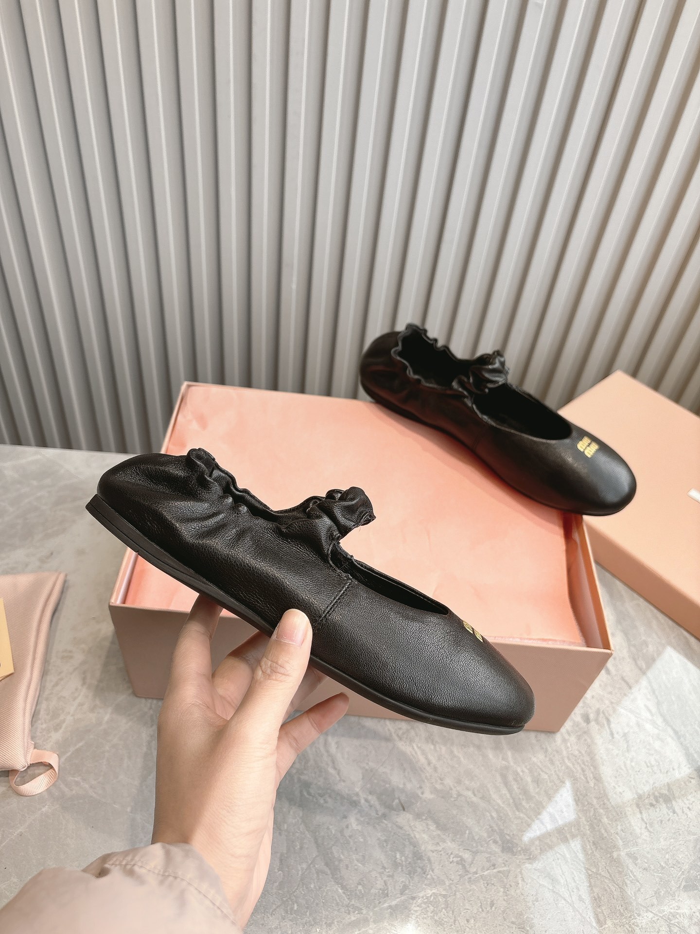 47$ MiuMiu Sheep skin Leather size 35-40 021480 MR575 gallery