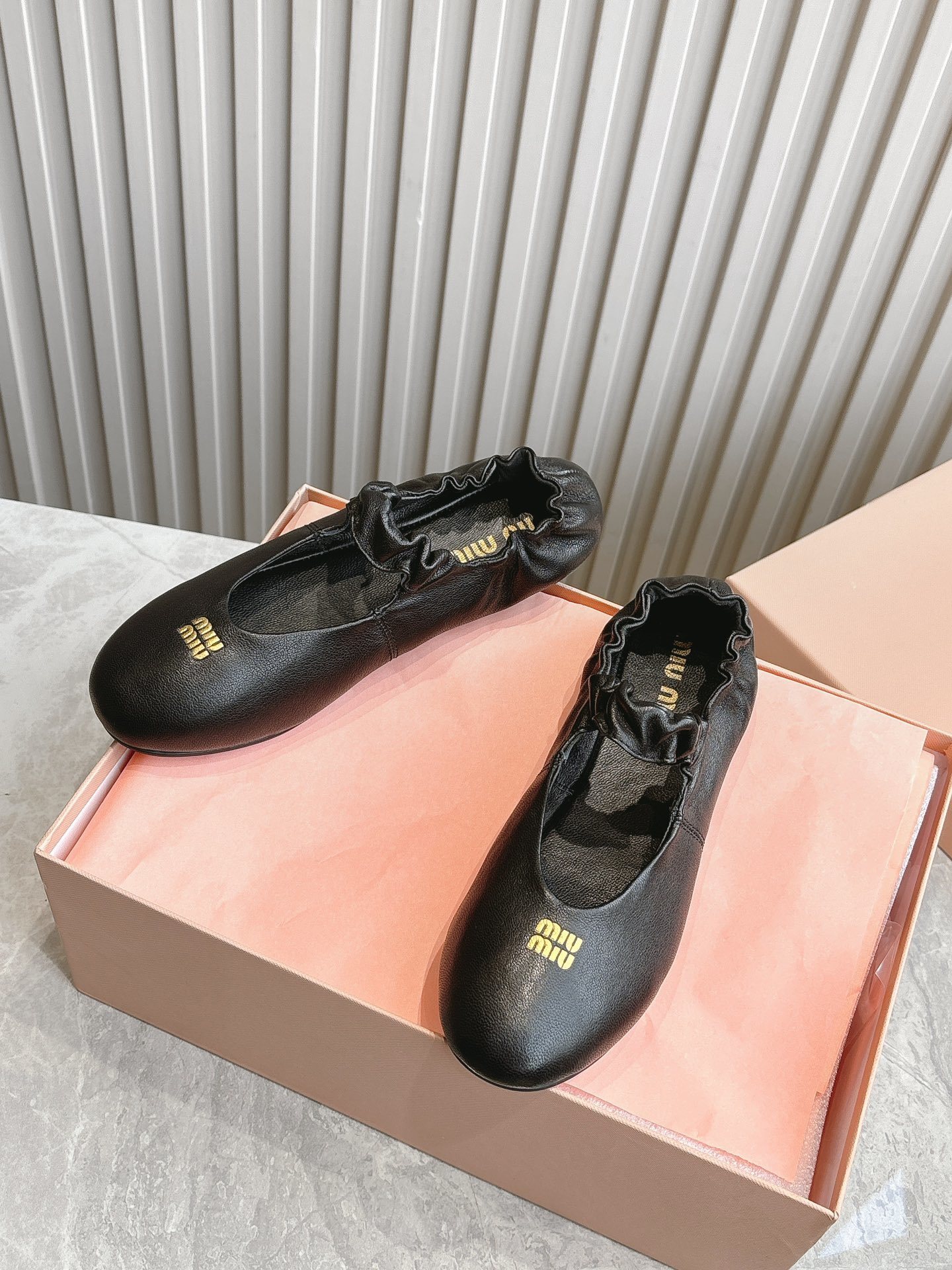 47$ MiuMiu Sheep skin Leather size 35-40 021480 MR575 gallery