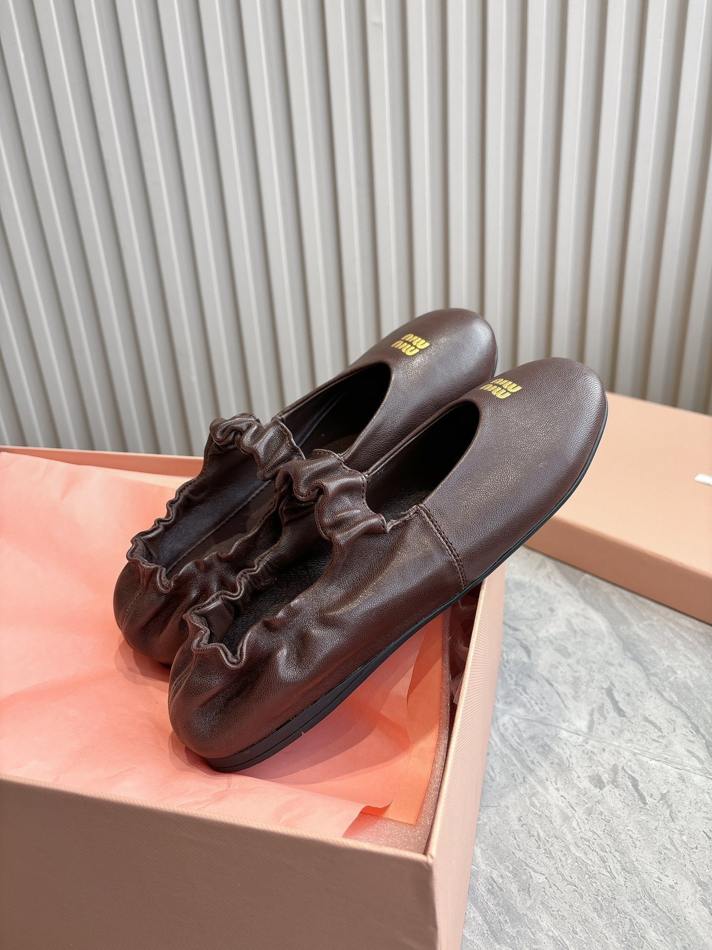 47$ MiuMiu Sheep skin Leather size 35-40 021480 MR575 gallery