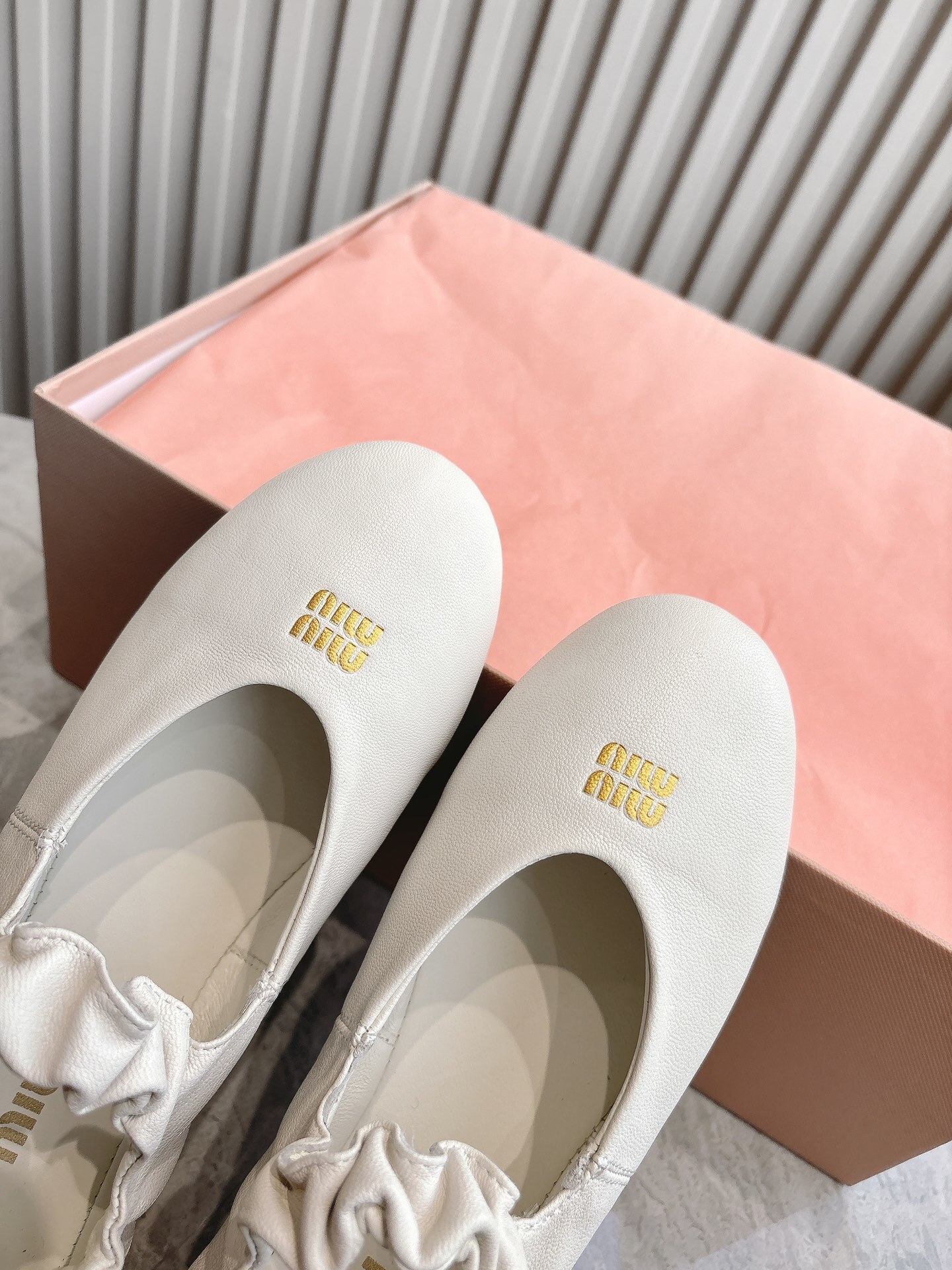 47$ MiuMiu Sheep skin Leather size 35-40 021480 MR575 gallery