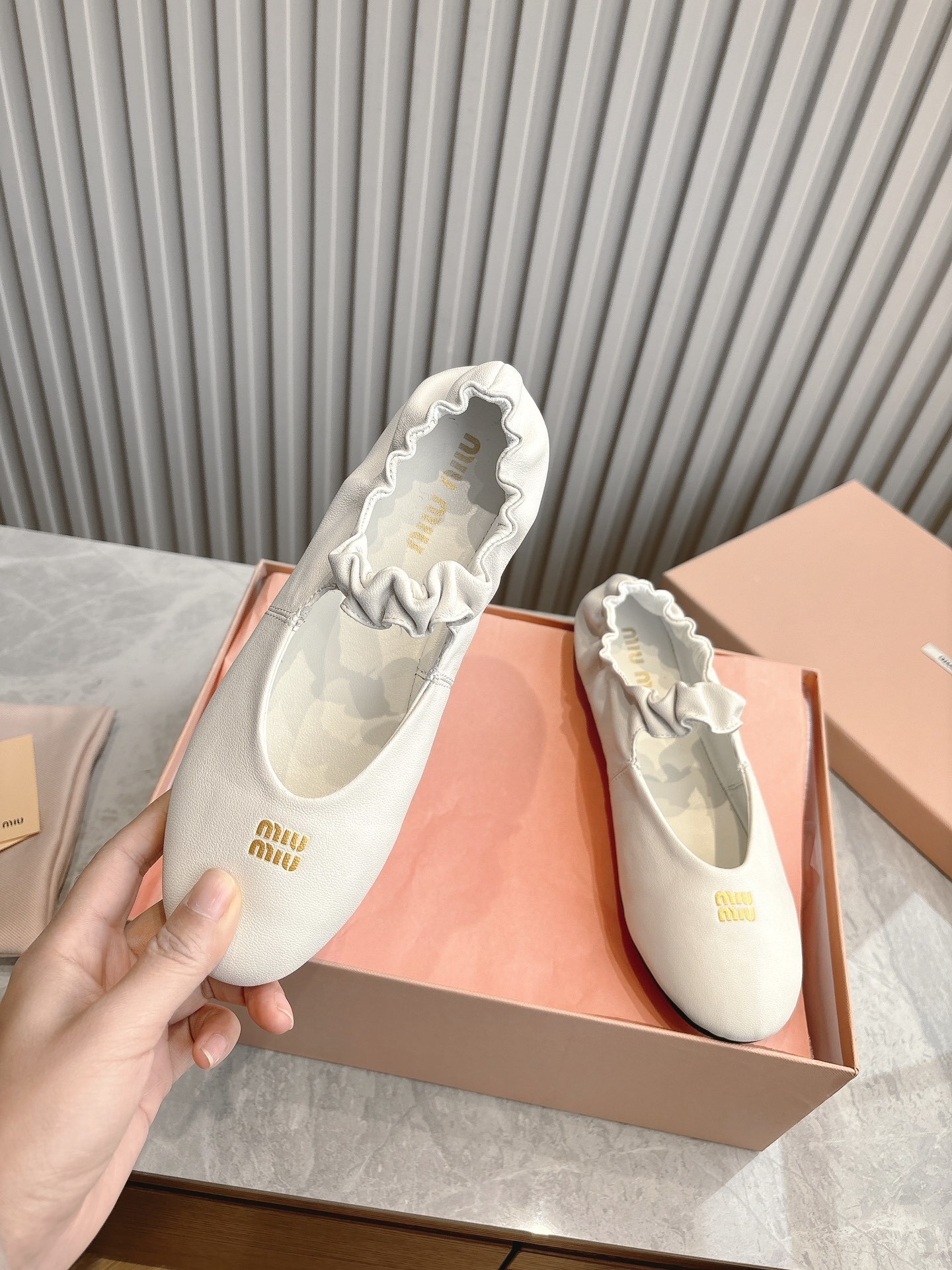 47$ MiuMiu Sheep skin Leather size 35-40 021480 MR575 gallery