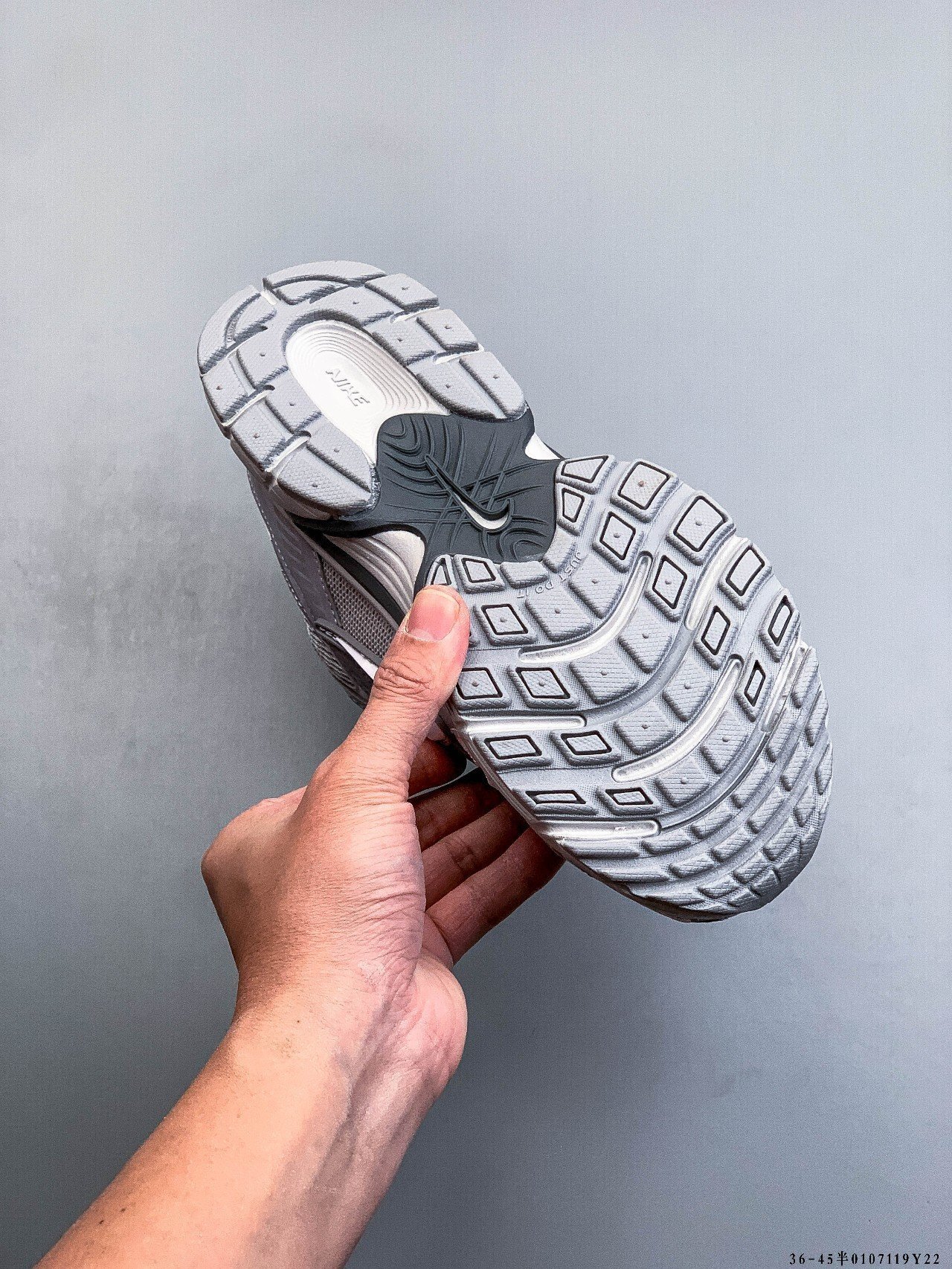 47$ NIKE V5 RNR 25 Size 36-45 927250 PM134 gallery