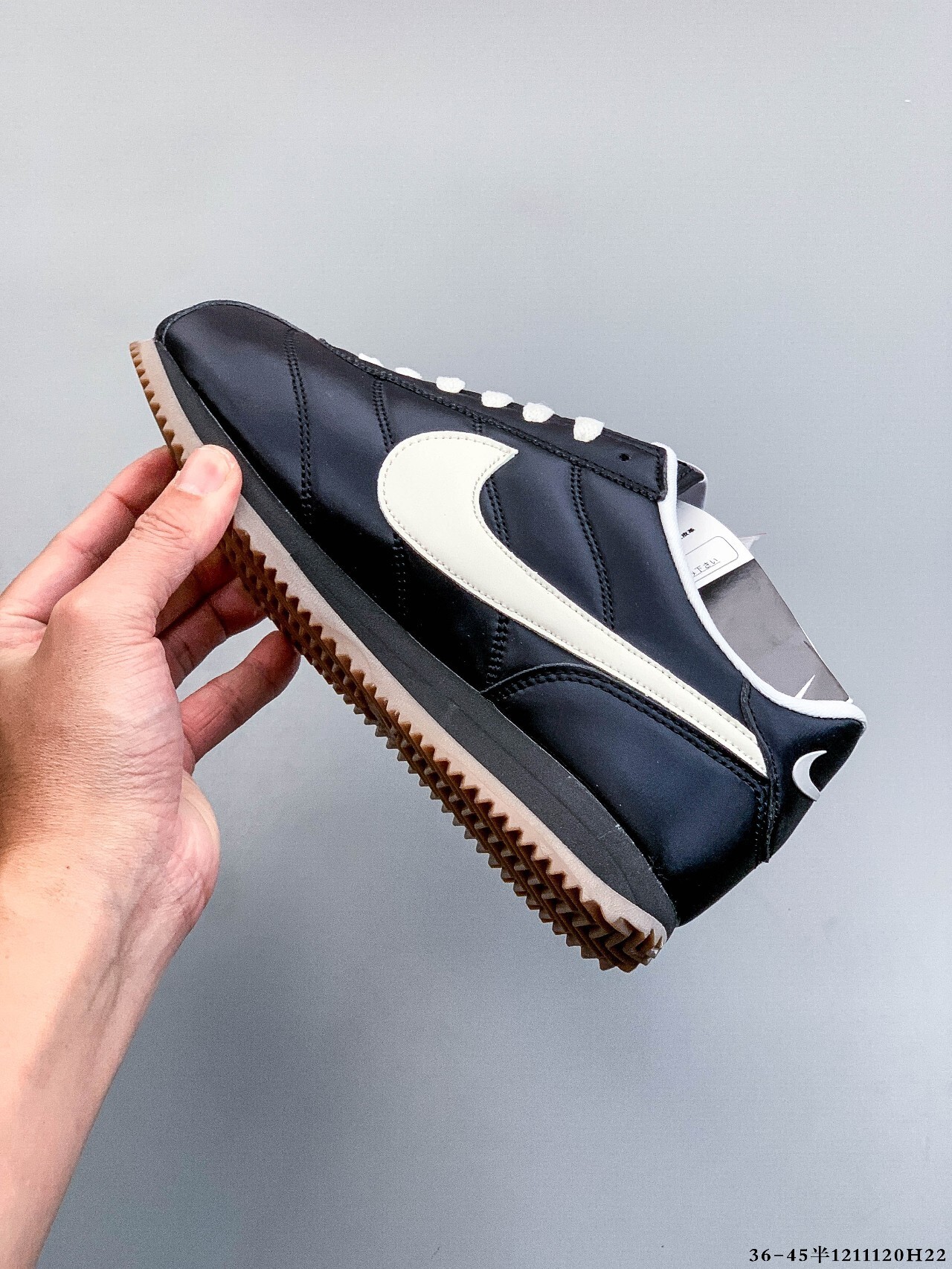 47$ Nike Classic Cortez Nylon Size 36-45 half 123250 QT1676 gallery