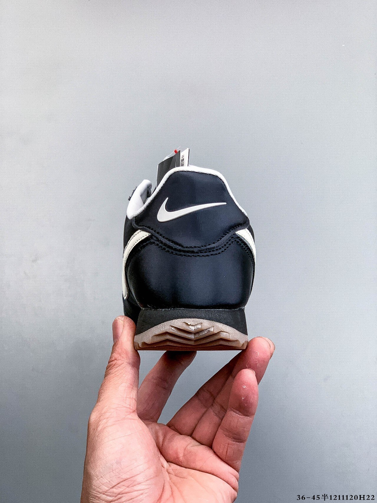 47$ Nike Classic Cortez Nylon Size 36-45 half 123250 QT1676 gallery