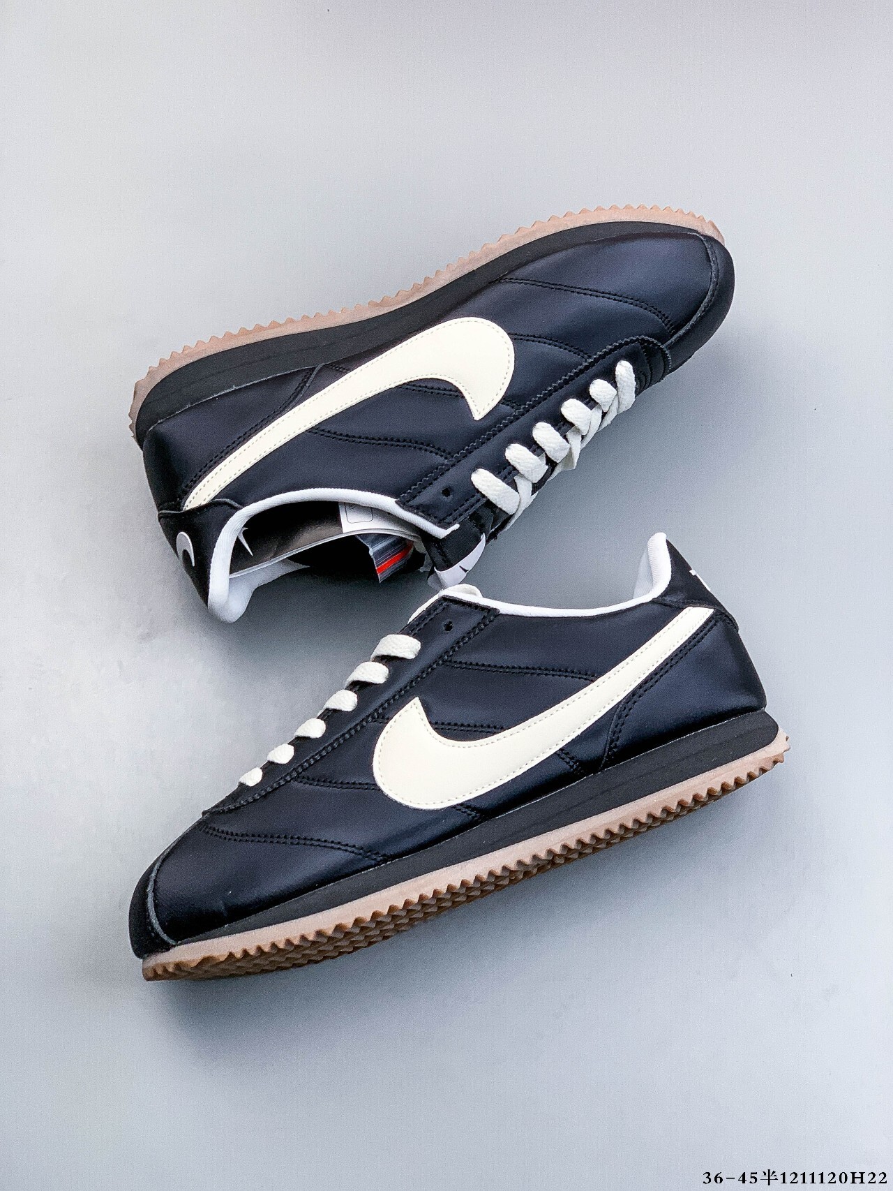 47$ Nike Classic Cortez Nylon Size 36-45 half 123250 QT1676 gallery