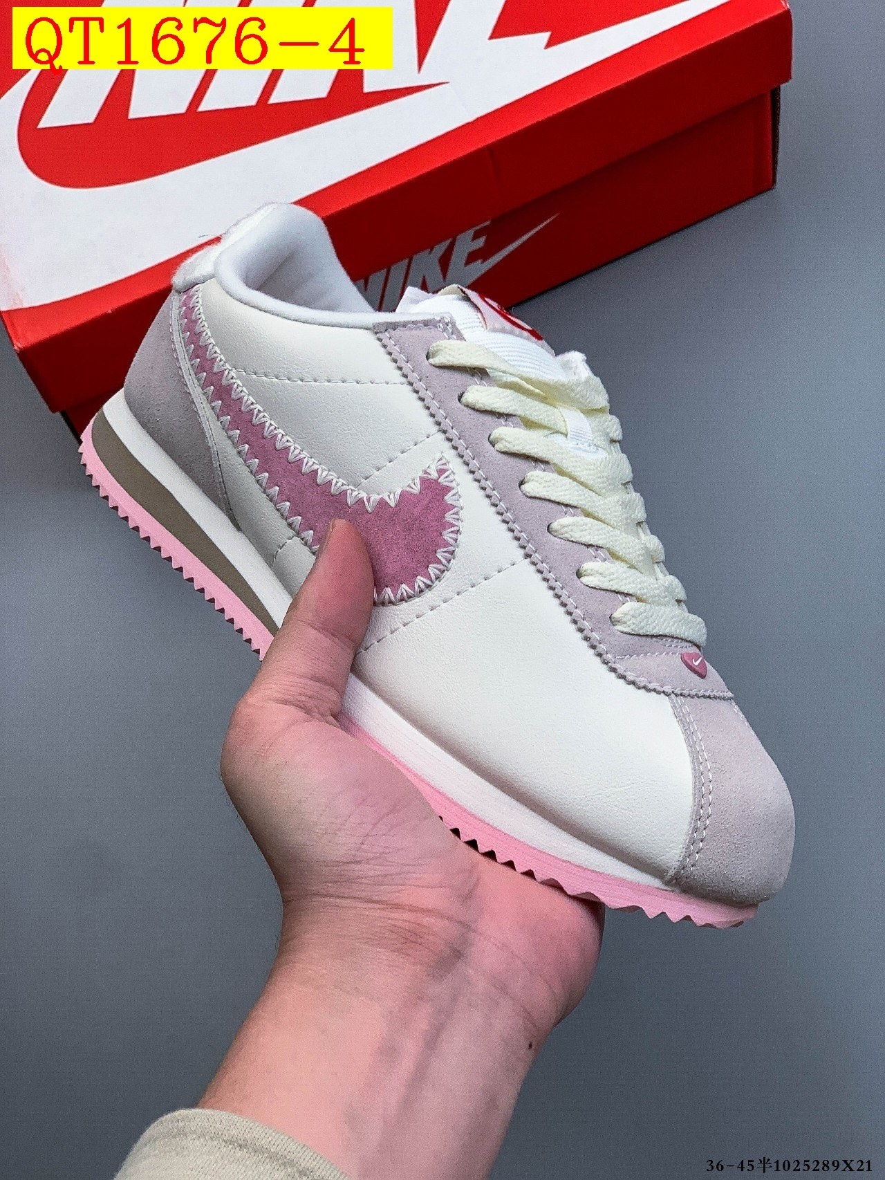 47$ Nike Classic Cortez Nylon Size 36-45 half 123250 QT1676 gallery