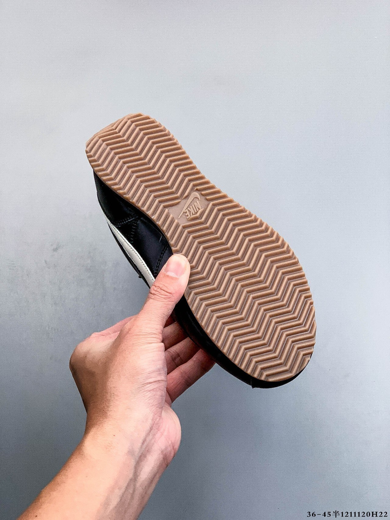 47$ Nike Classic Cortez Nylon Size 36-45 half 123250 QT1676 gallery