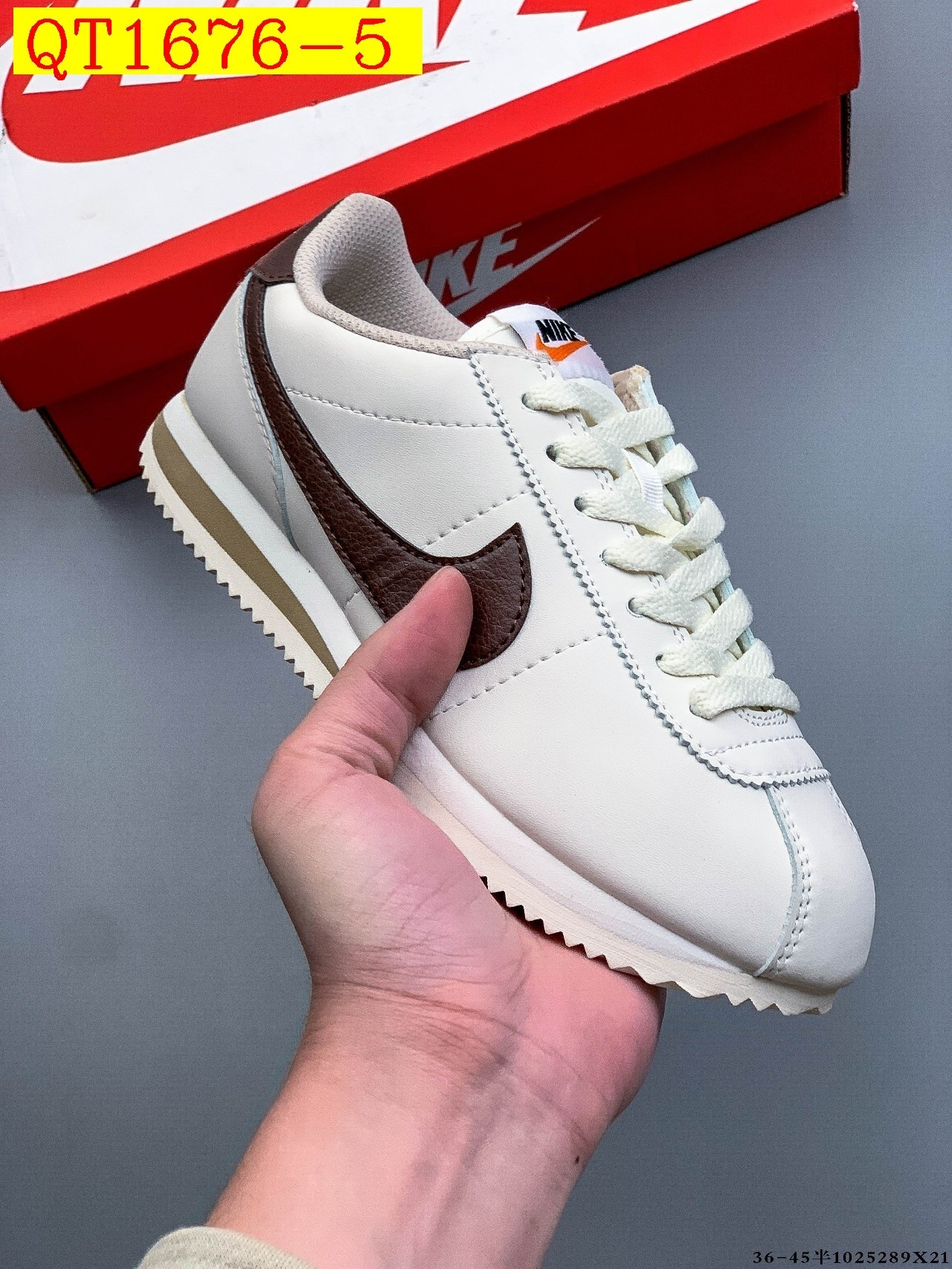 47$ Nike Classic Cortez Nylon Size 36-45 half 123250 QT1676 gallery