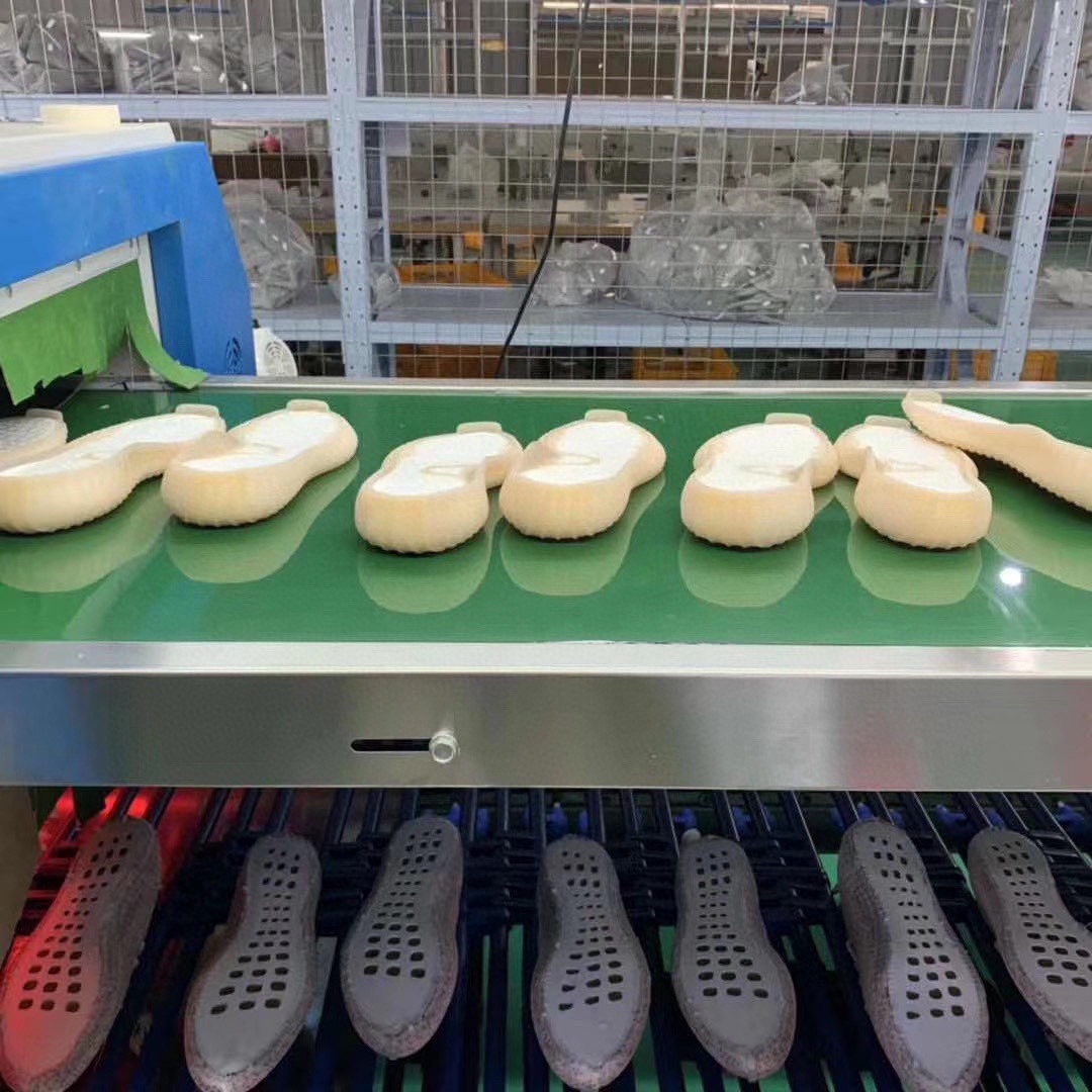 47$ Yeezy 350 Boost V2 size 36-46 429250 MZ1313 gallery