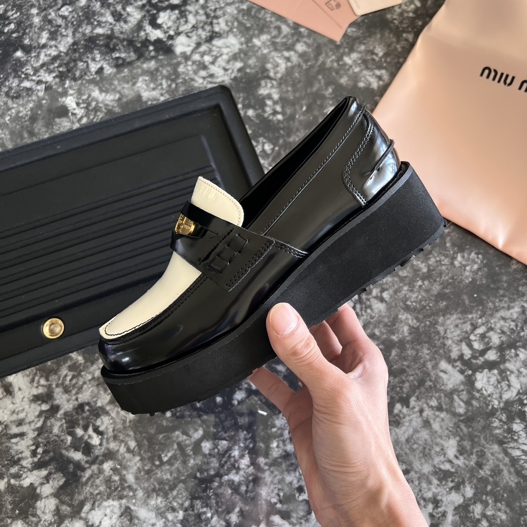 47$ new_dh Miu Miu 2024 SIZE 35-40 72549034153 MR69 gallery