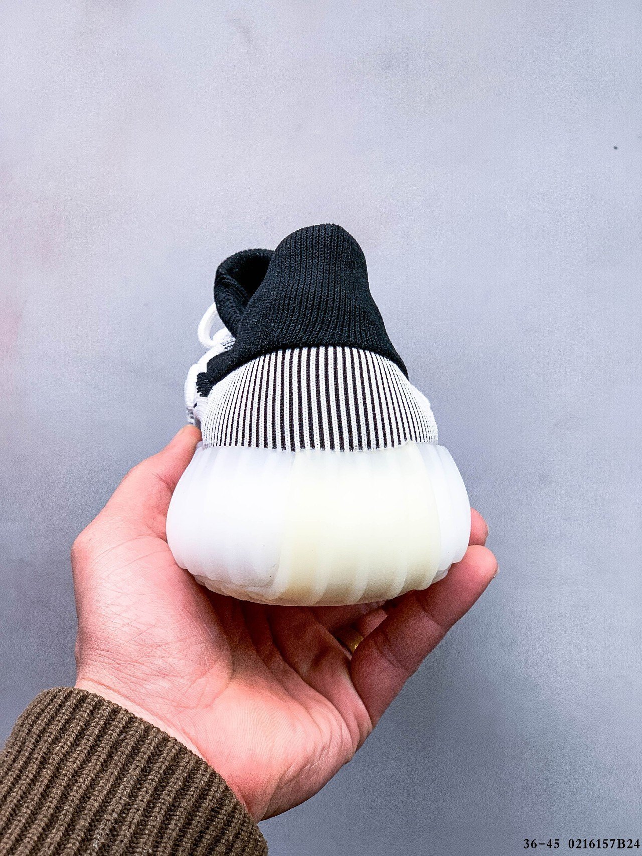 48$ Adidas YEEZY 350 V2 size 36-45 half 020470 MZ1415 gallery