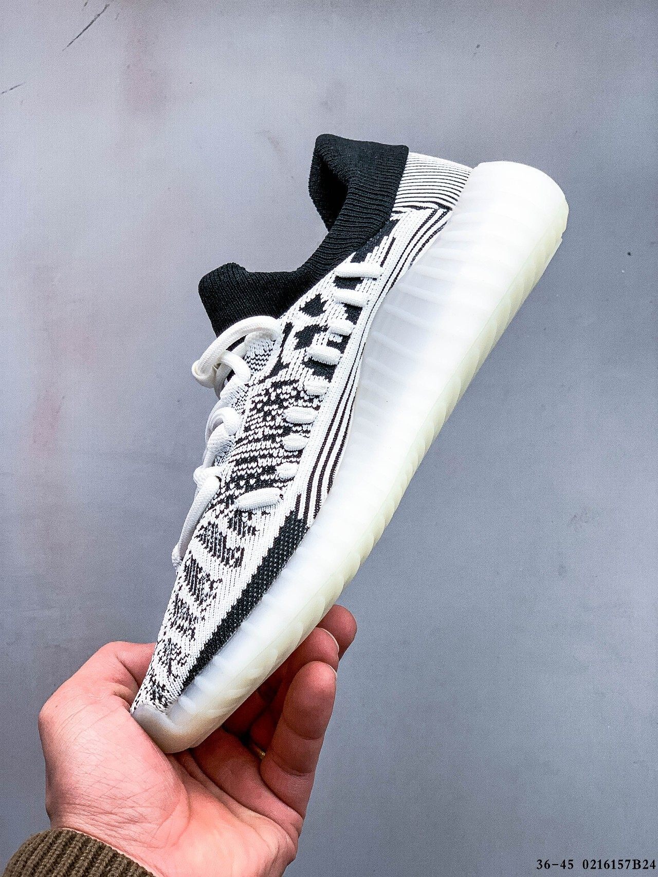 48$ Adidas YEEZY 350 V2 size 36-45 half 020470 MZ1415 gallery