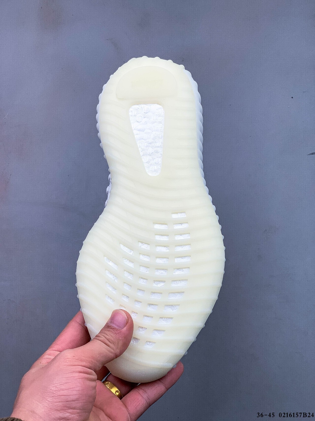 48$ Adidas YEEZY 350 V2 size 36-45 half 020470 MZ1415 gallery