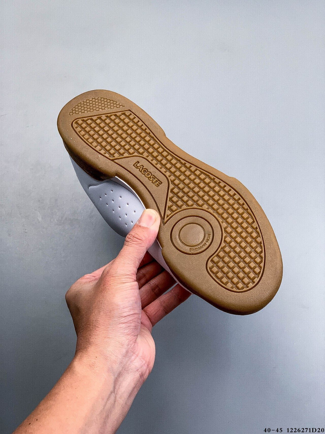 48$ LACOSTE Carnaby Cup Size 40-45 323010 QT1632 gallery