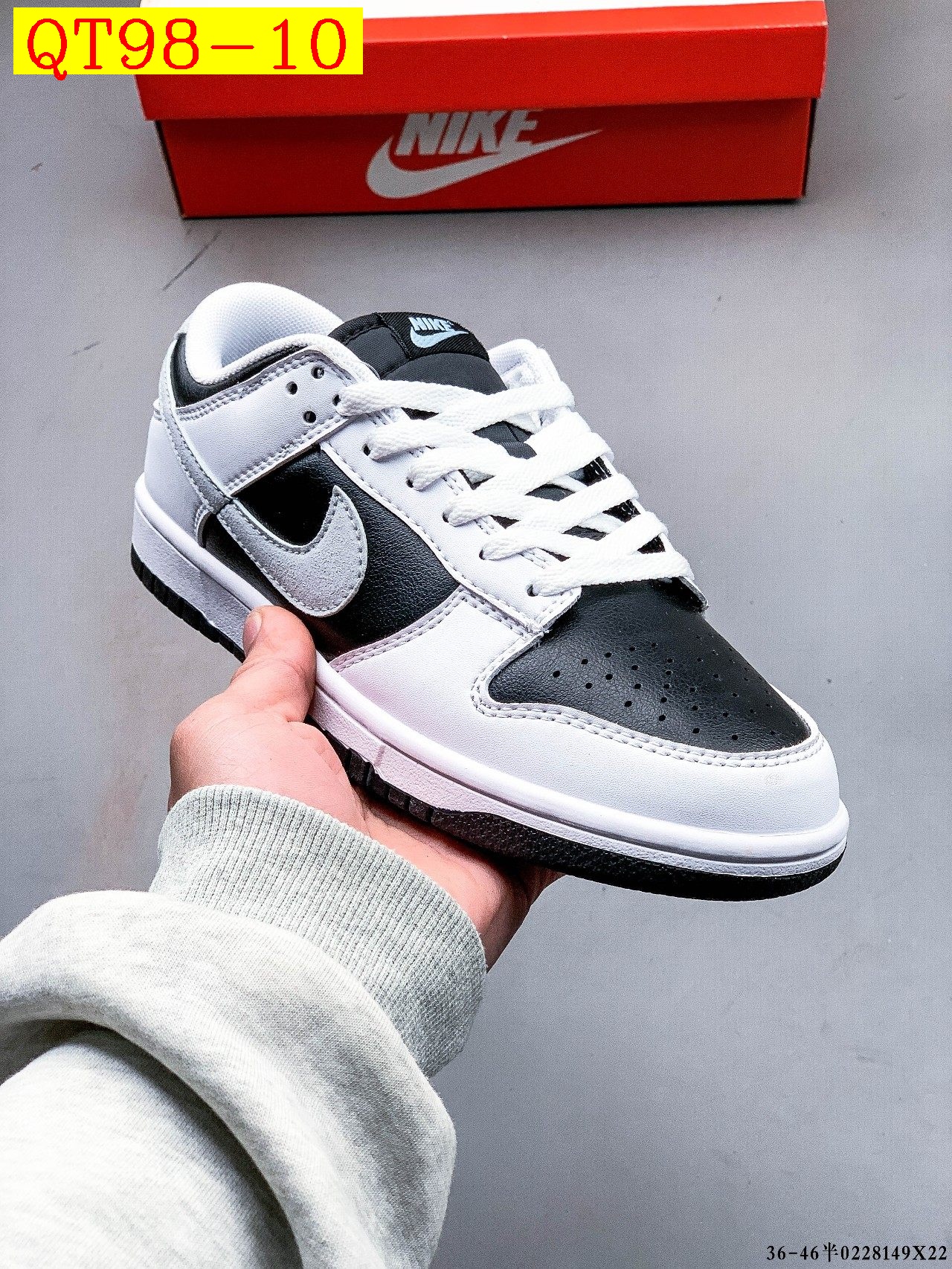 NIKE SB DUNK LOW PRO size 36 45 half 124240 QT98 gallery