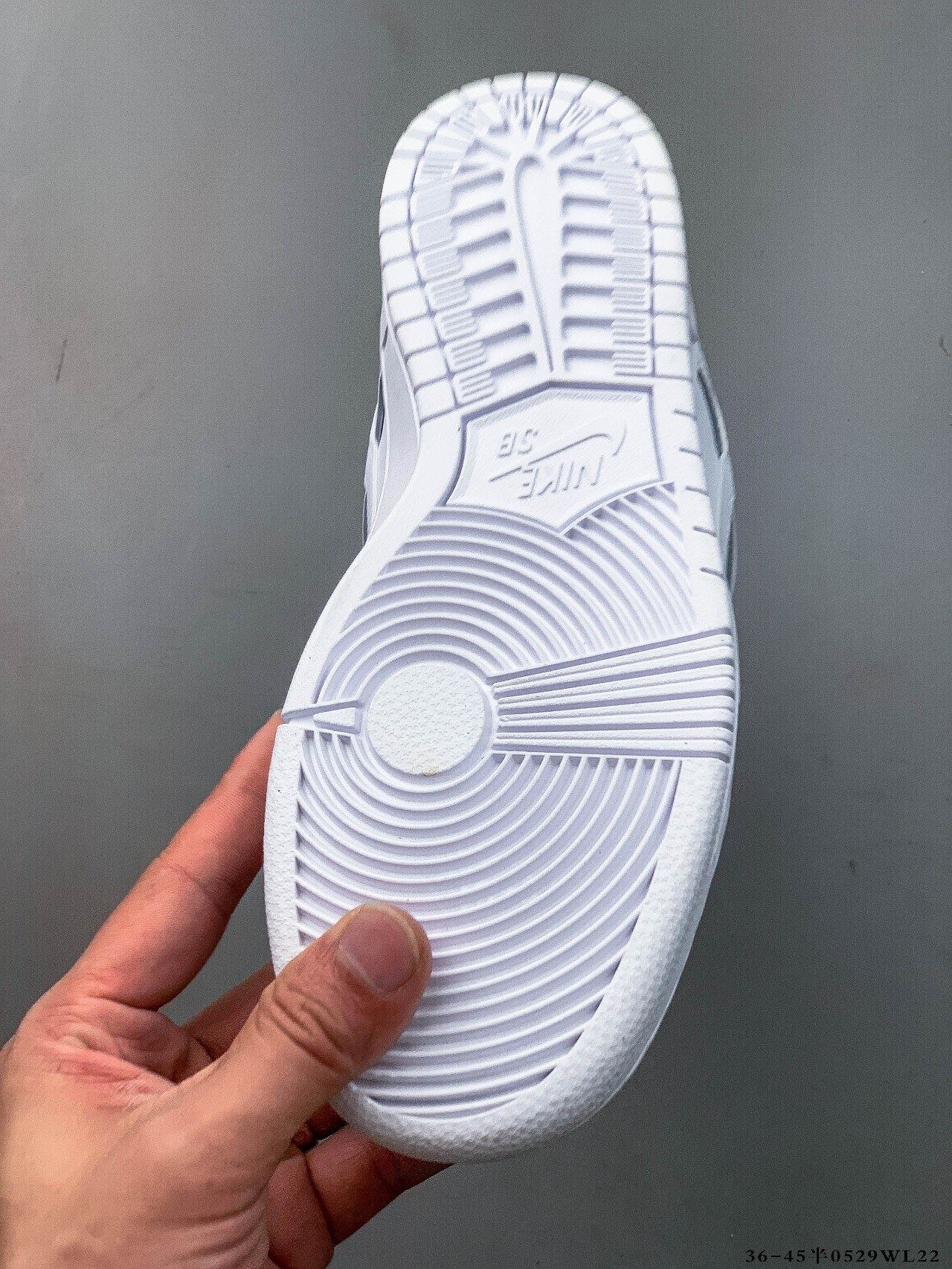 48$ NIKE SB DUNK LOW PRO size 36-45 half 129230 QT100 gallery