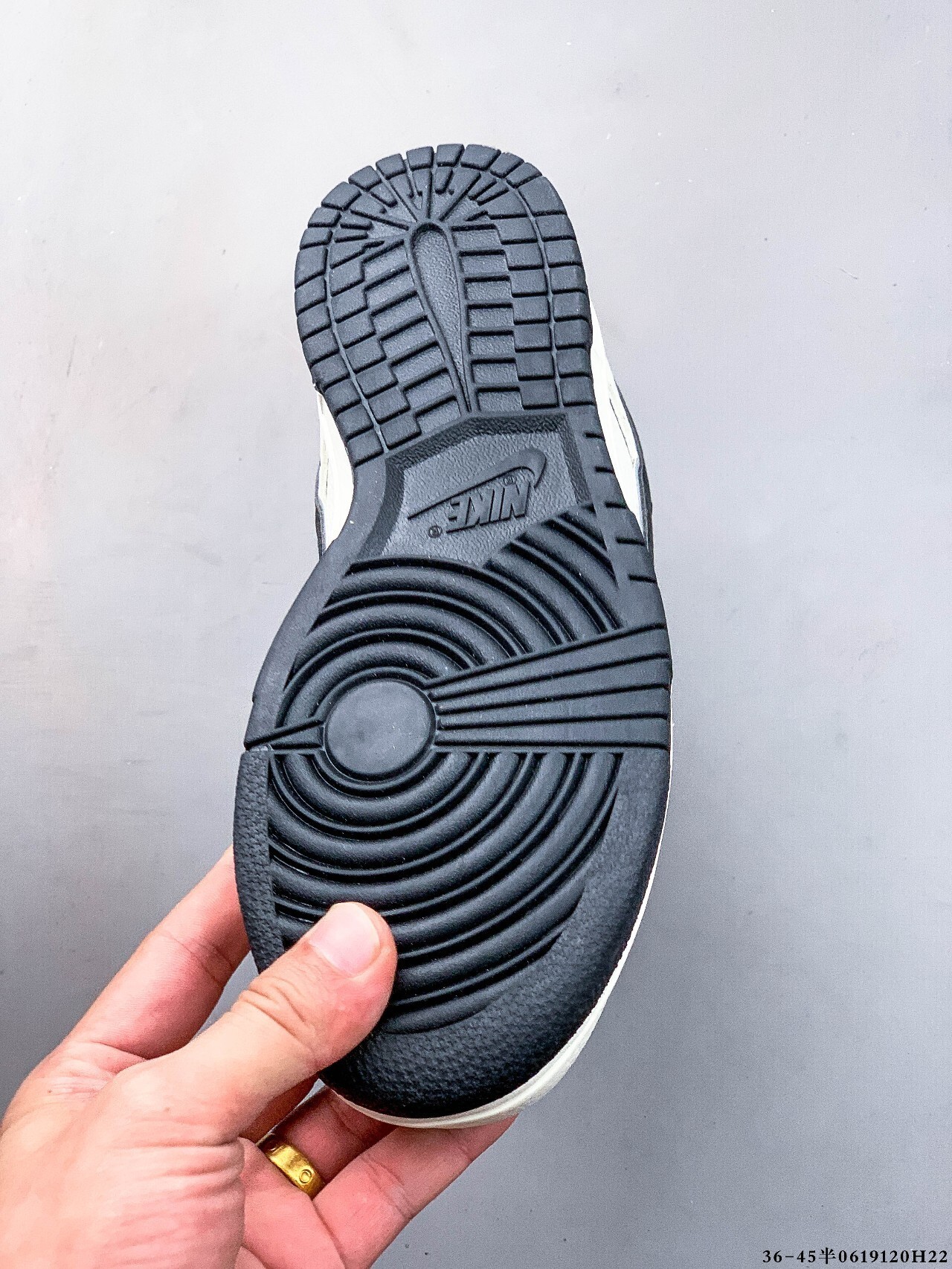 48$ NIKE SB DUNK LOW PRO size 36-45 half 326270 QT102 gallery