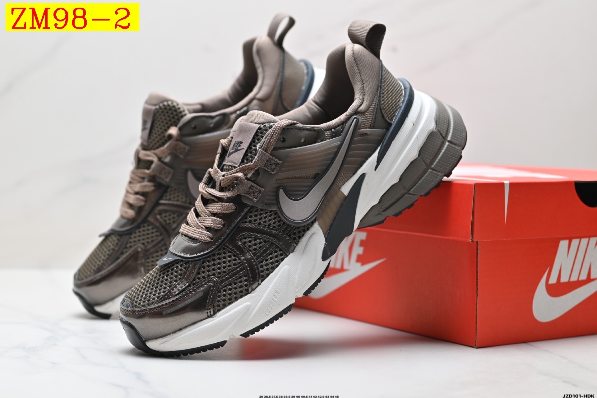 48$ NIKE V2K RUN Size 36-45 half 621440 ZM98 gallery