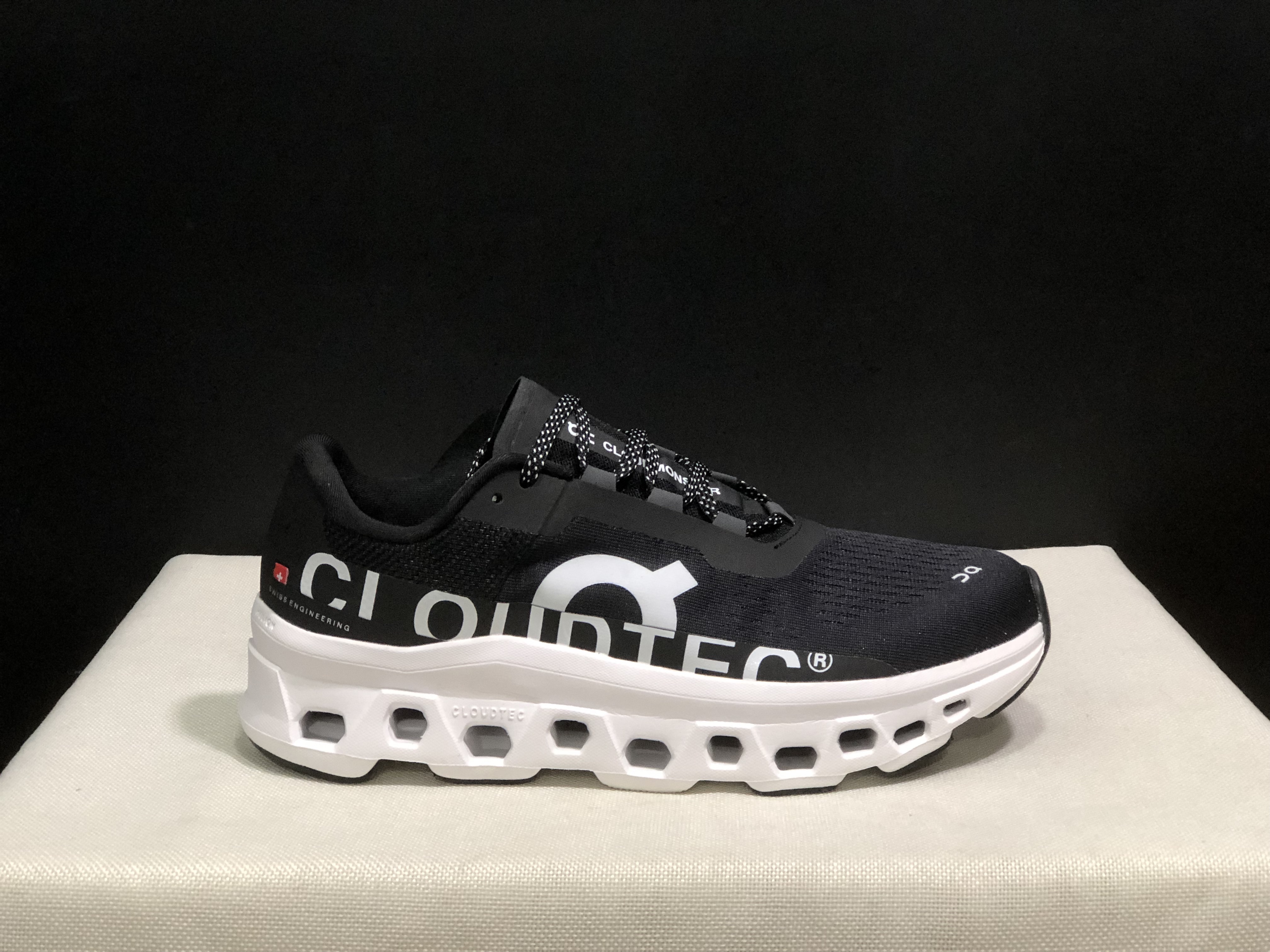 48$ On Cloudmonster 1 size 36-45 CHT34 gallery