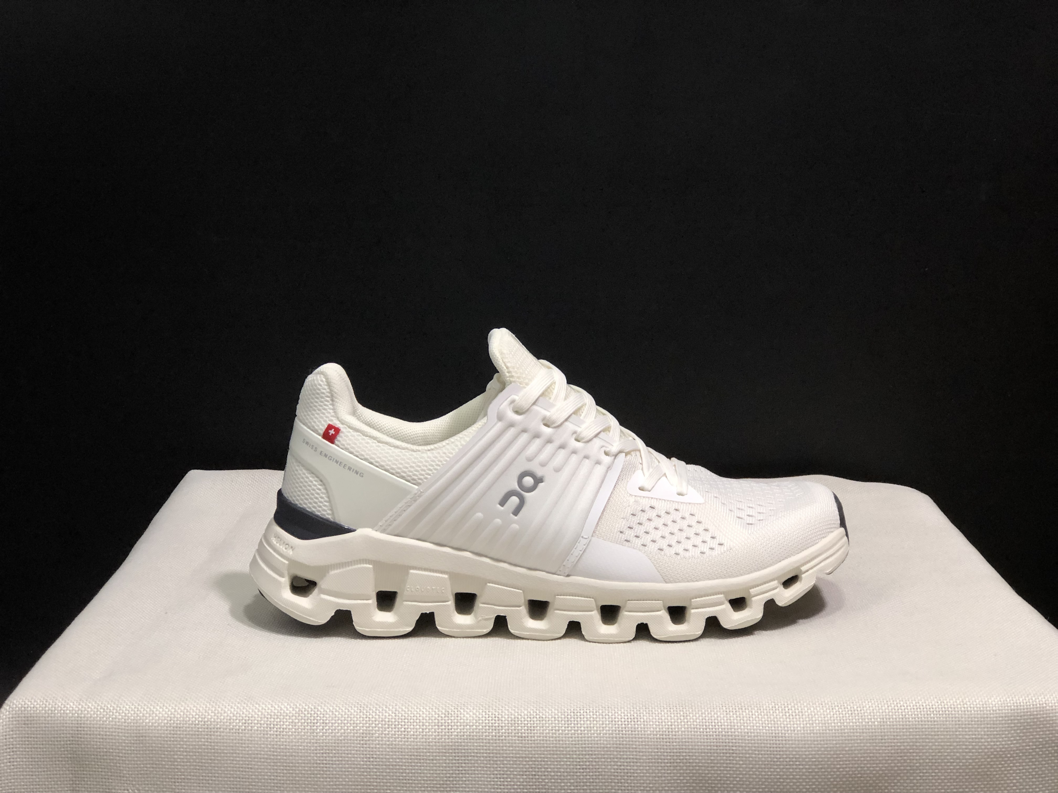 48$ On Cloudswift size 36-45 CHT40 gallery