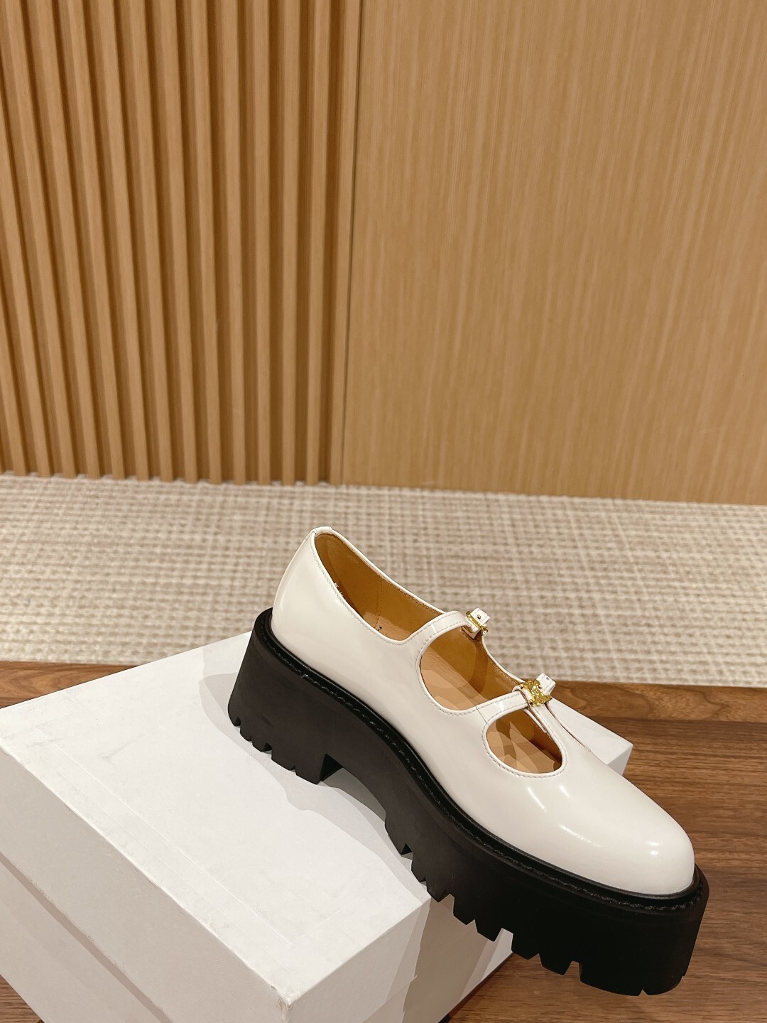 48$ dh CELINE size 35-40 62541034389 MJL390 gallery