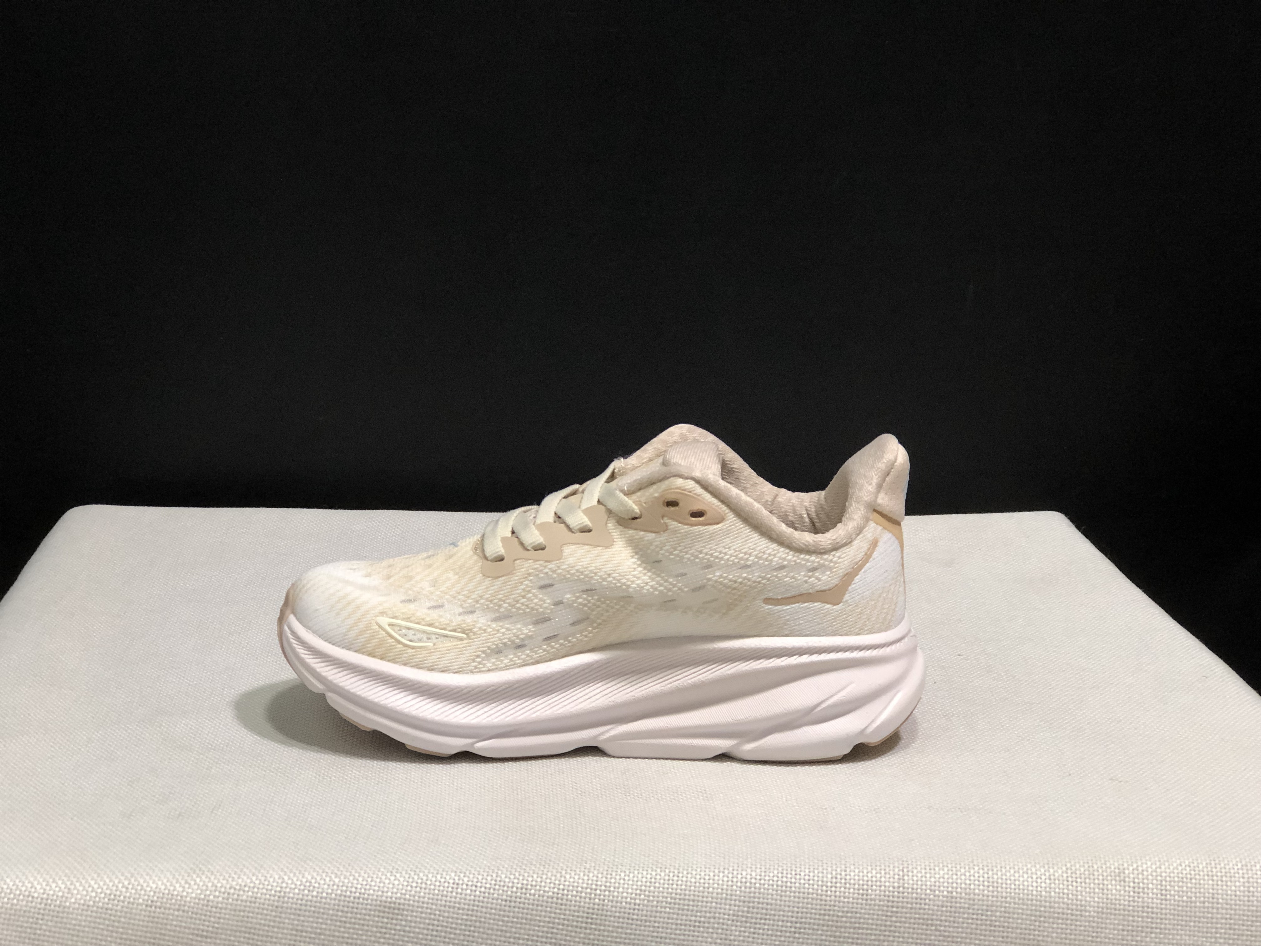 48$ dh HOKA 9 ONE ONE Clifton 9 size 28-37 HK10 gallery