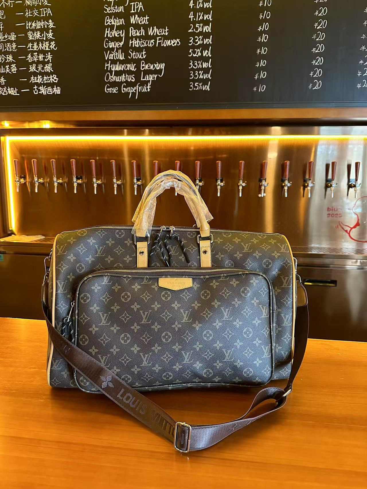 48$ dh LV Travelling bag pu size 50x30x22 cm 52417634384 DX688 gallery