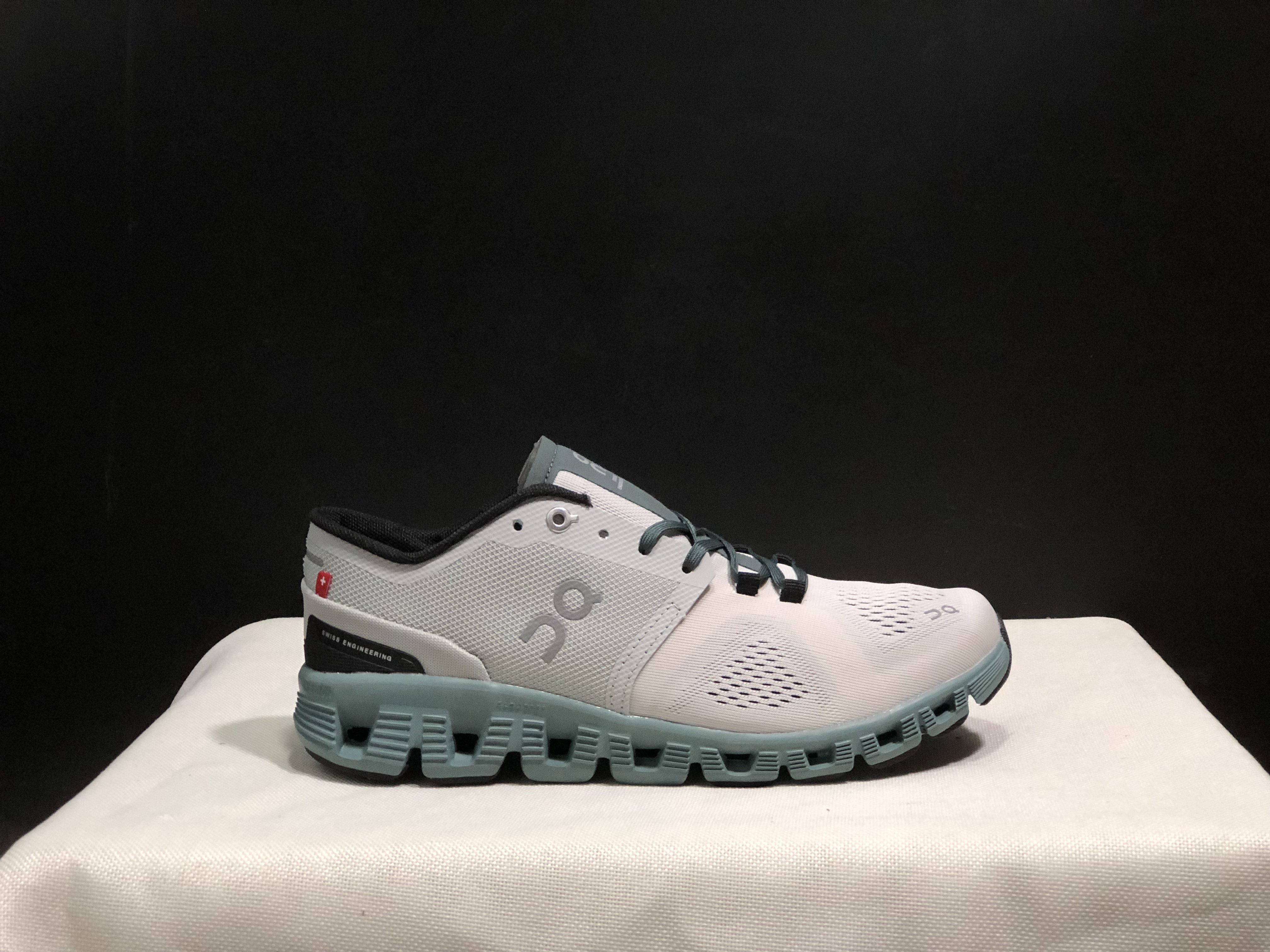 48$ dh On Cloud X 1 size 36-45 CD6 gallery