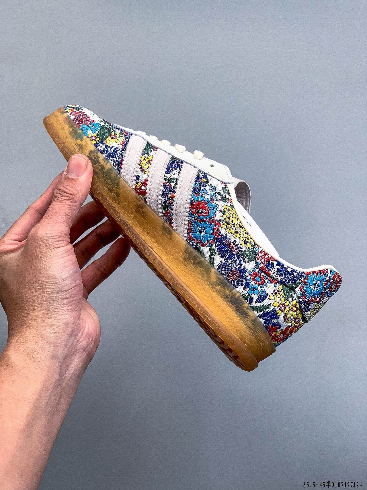 49$ Adidas Gazelle size 35.5-45 half 526400 QE8 gallery