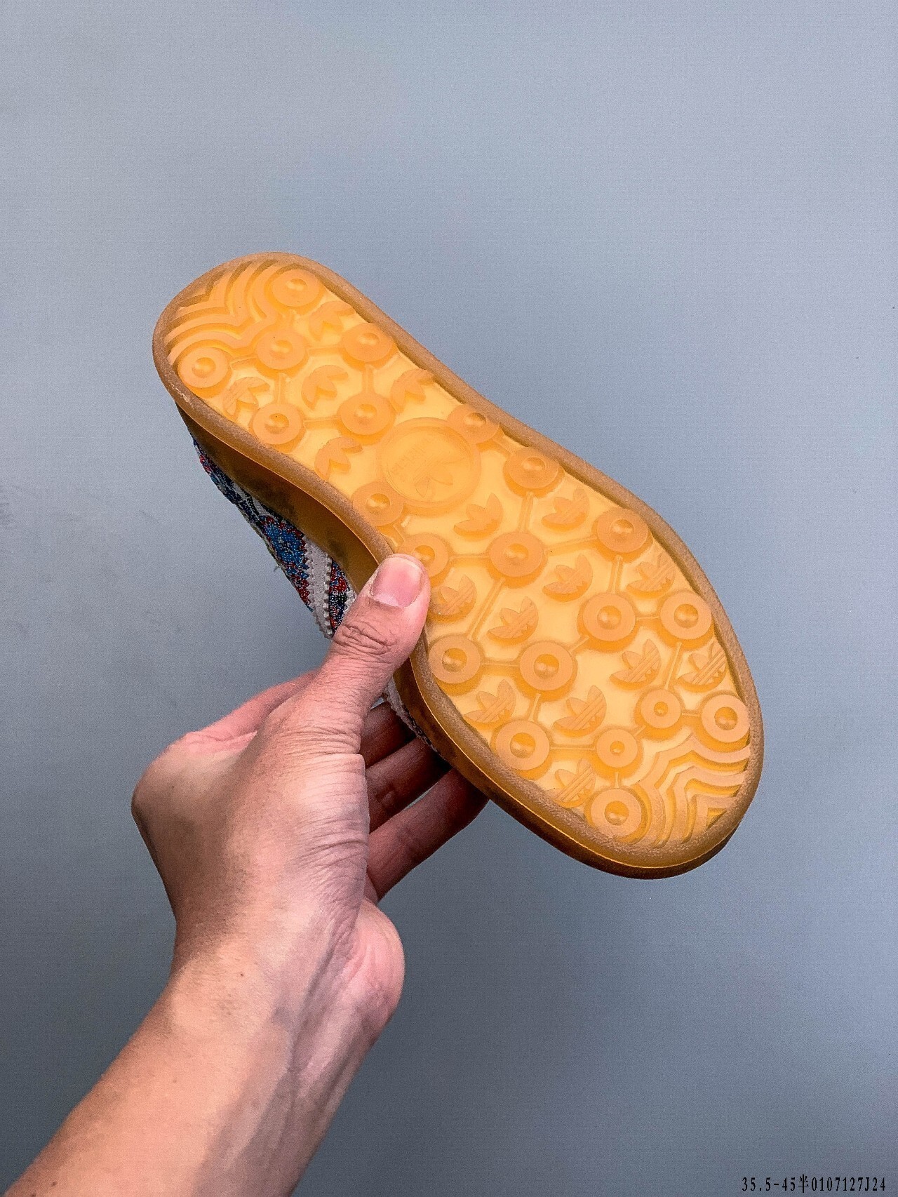 49$ Adidas Gazelle size 35.5-45 half 526400 QE8 gallery