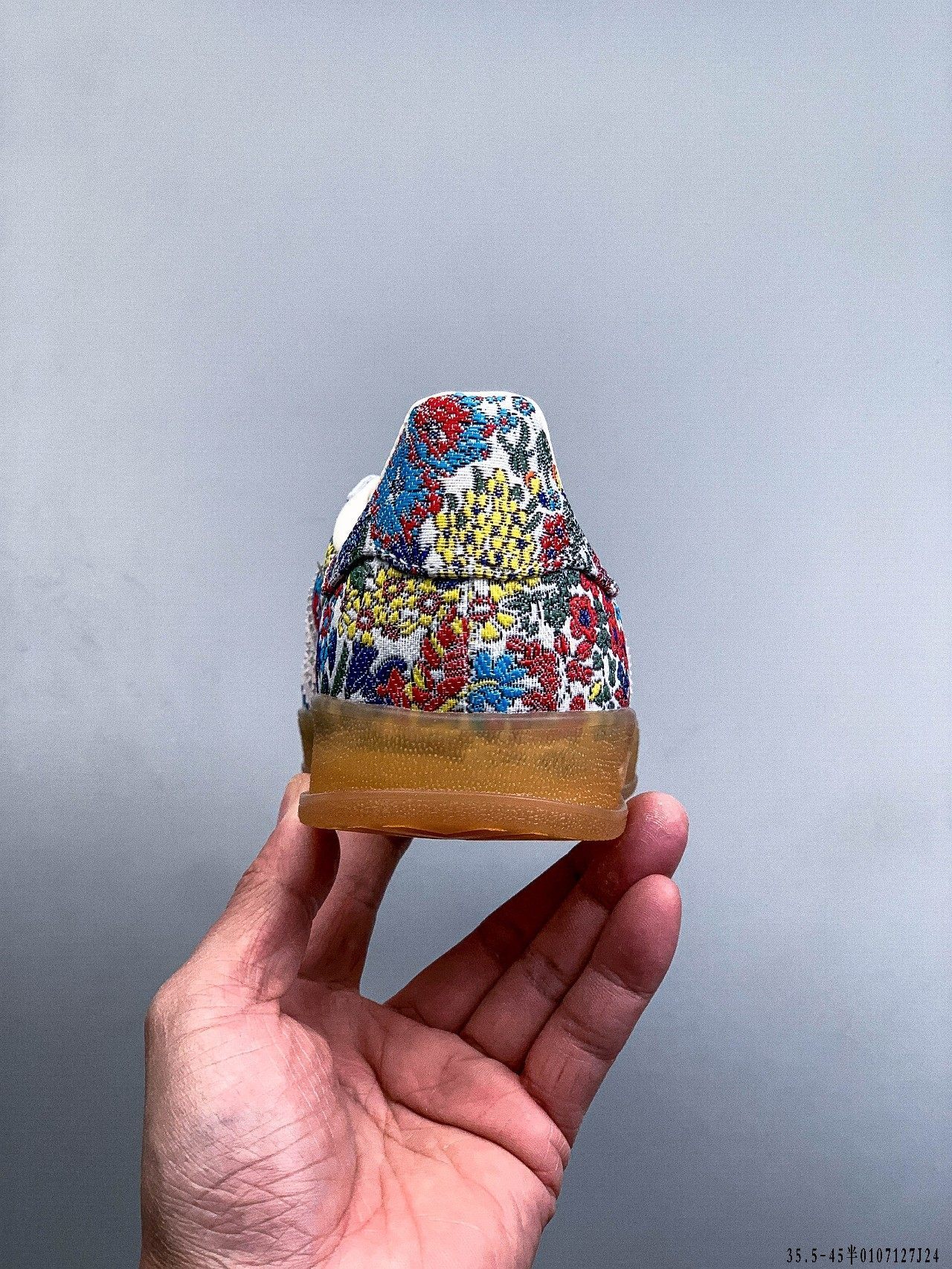 49$ Adidas Gazelle size 35.5-45 half 526400 QE8 gallery