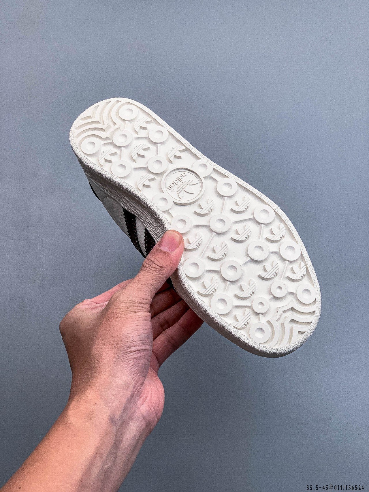 49$ Adidas Gazelle size 35.5-45 half 526400 QE8 gallery