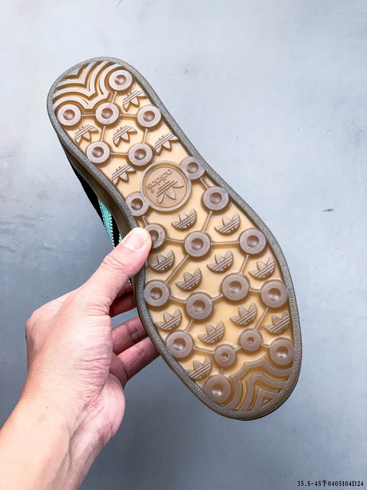 49$ Adidas Gazelle size 36-45 half 422460 QT364 gallery