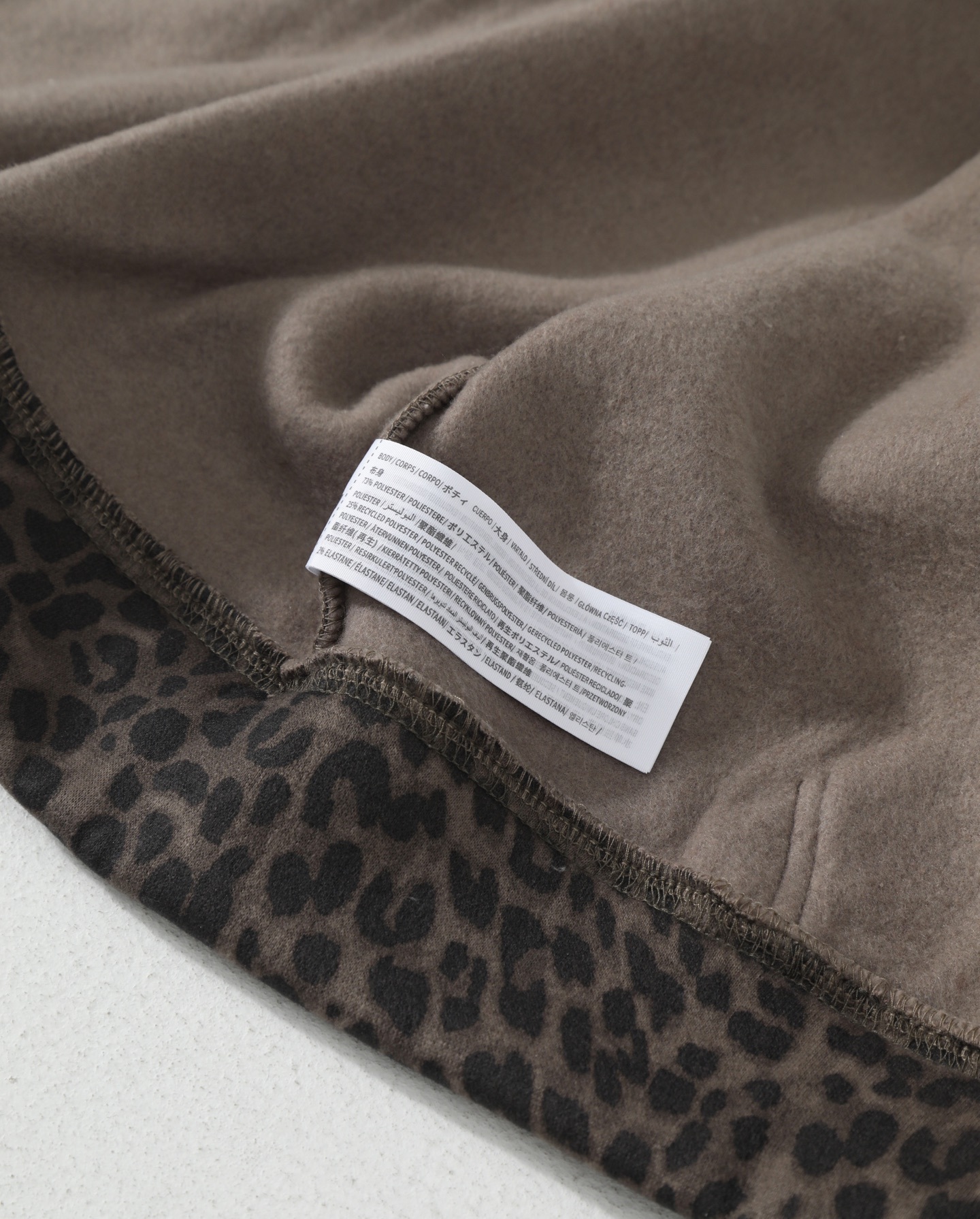 49$ Hollister Leopard Hoodies Size S-L 527260 LNF620 gallery