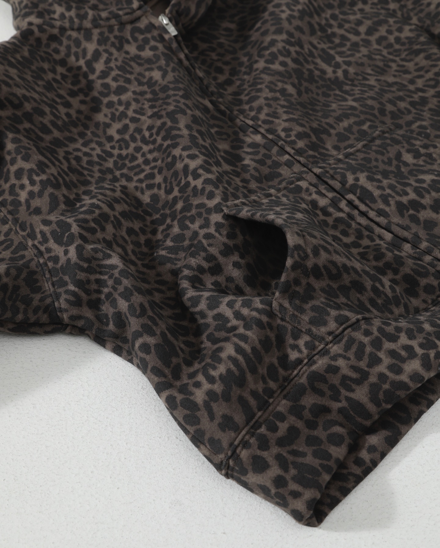 49$ Hollister Leopard Hoodies Size S-L 527260 LNF620 gallery