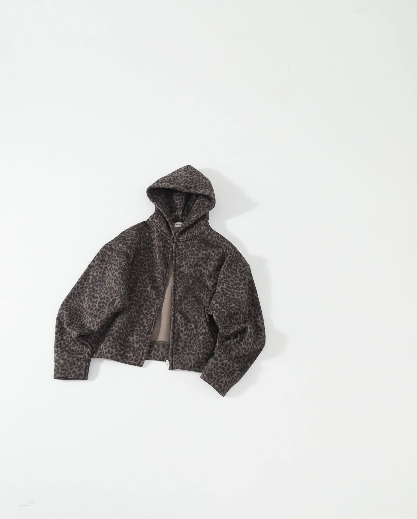 49$ Hollister Leopard Hoodies Size S-L 527260 LNF620 gallery