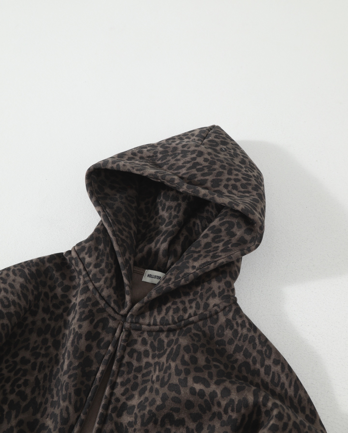 49$ Hollister Leopard Hoodies Size S-L 527260 LNF620 gallery