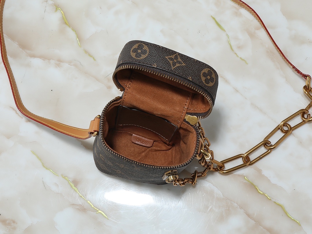 49$ LV Phone Box size 10X17X5 cm 326840 BR2114 gallery