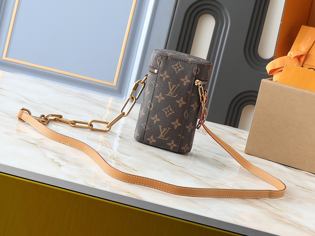 49$ LV Phone Box size 10X17X5 cm 326840 BR2114 gallery