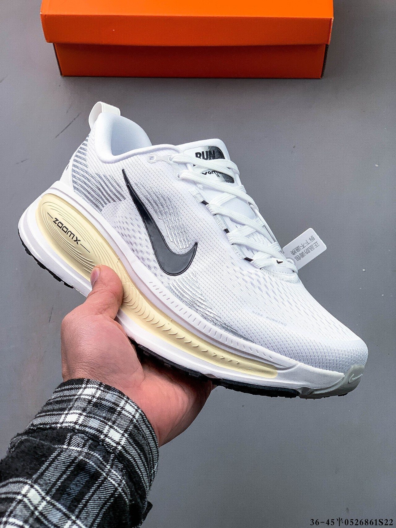 49$ Nike Air Zoom Vomero 18 size 36-45 half 320200 MZ1263 gallery