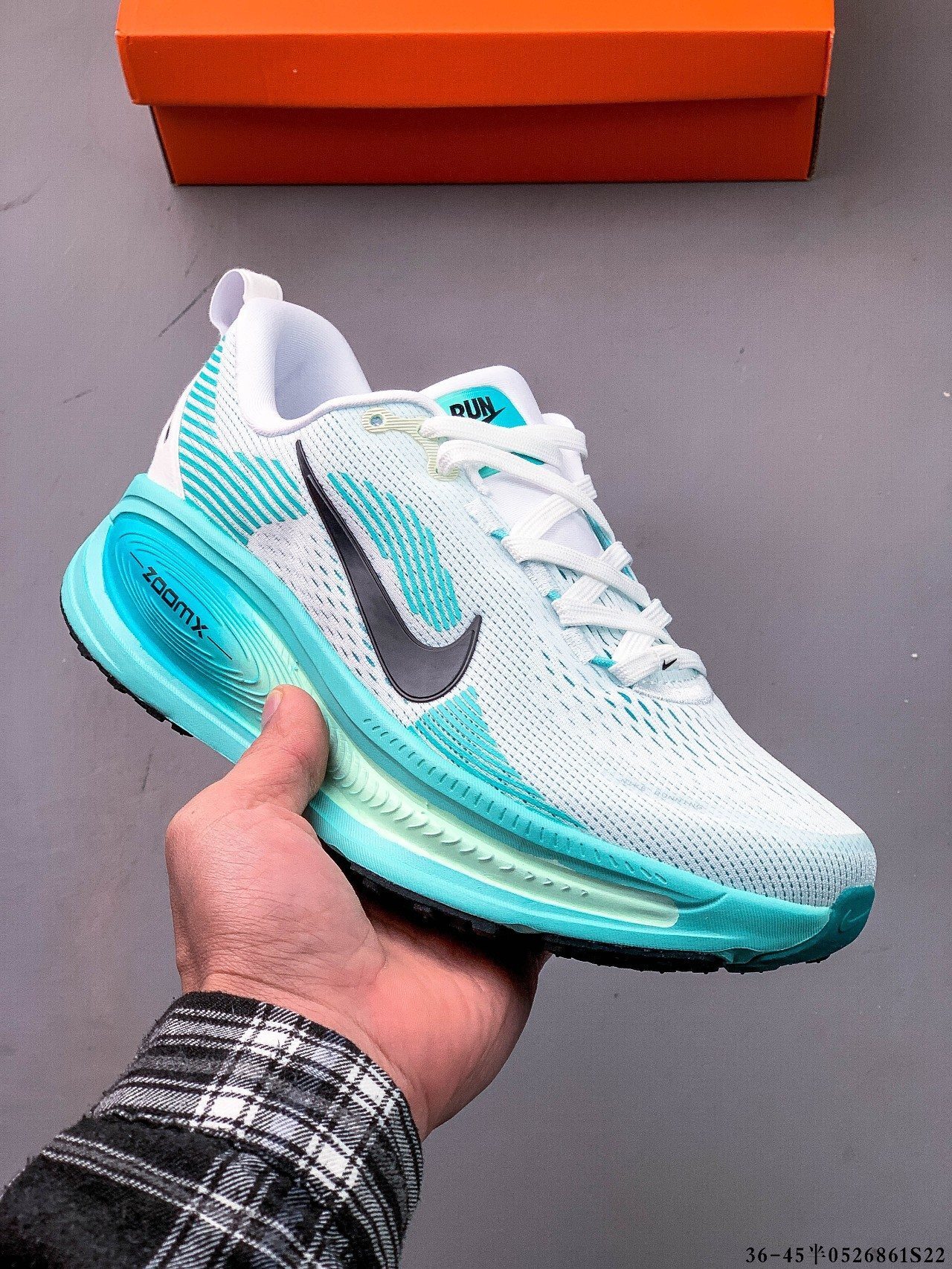 49$ Nike Air Zoom Vomero 18 size 36-45 half 320200 MZ1263 gallery