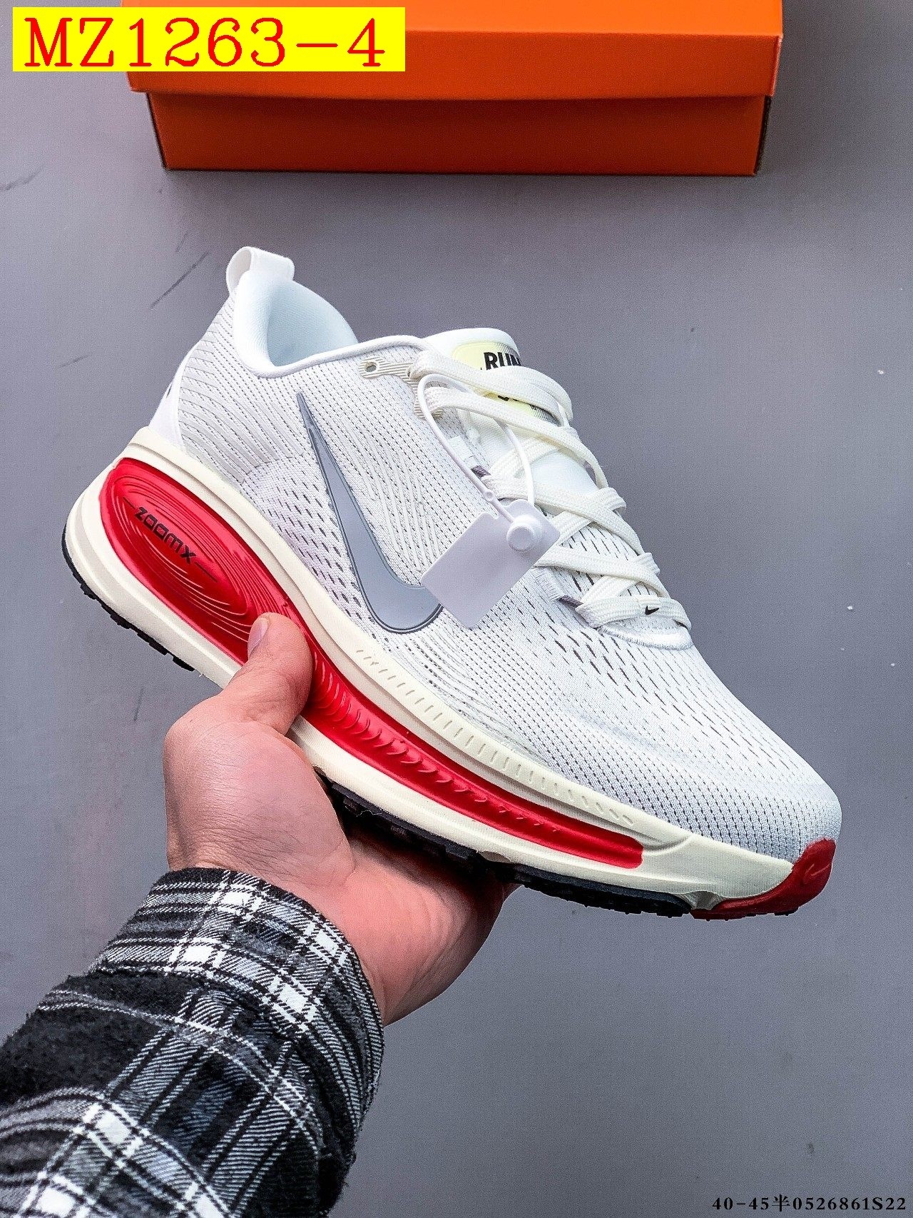 49$ Nike Air Zoom Vomero 18 size 36-45 half 320200 MZ1263 gallery