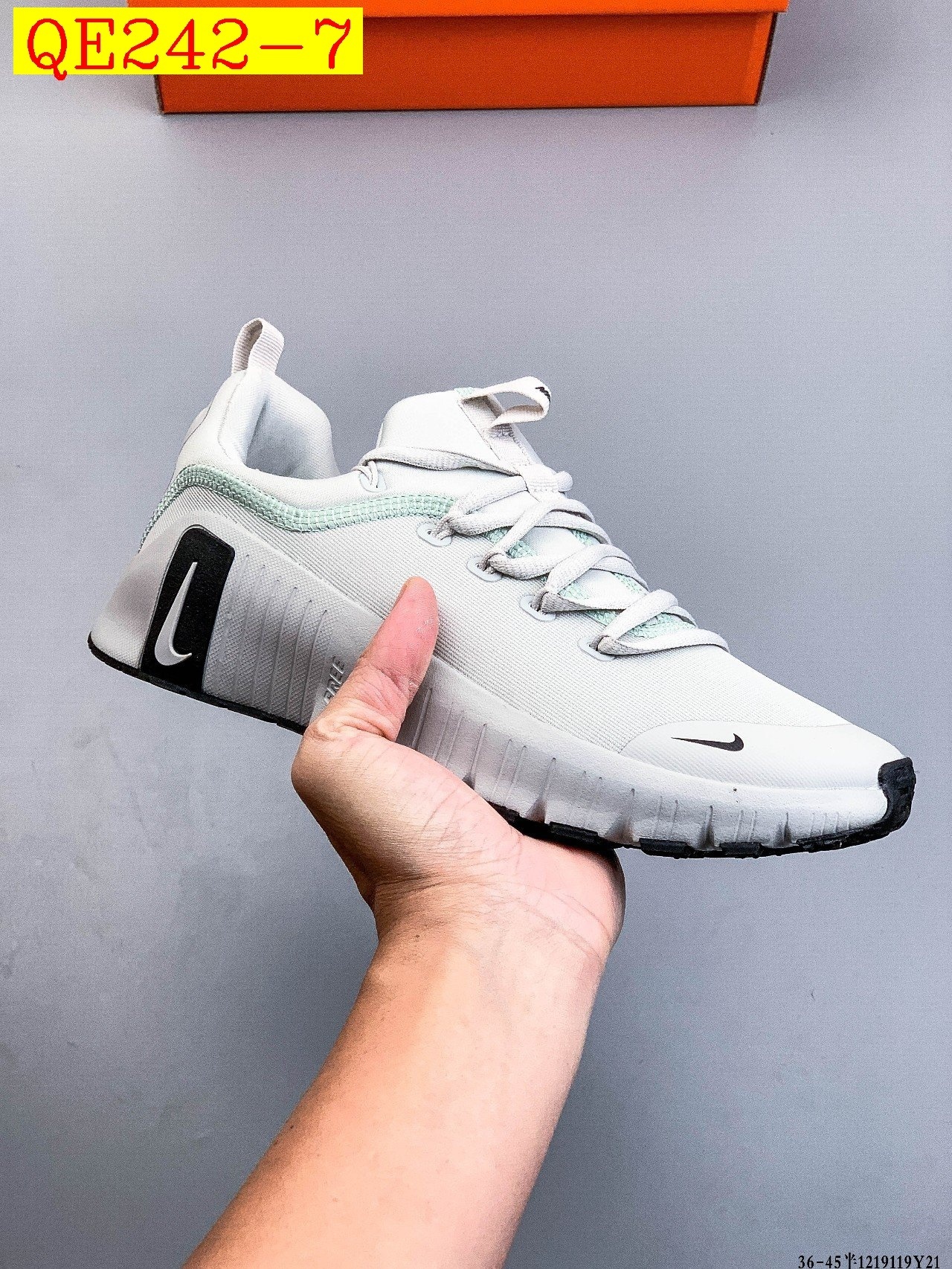 49$ Nike Free Metcon 6 size 36-45 half 326110 QE242 gallery