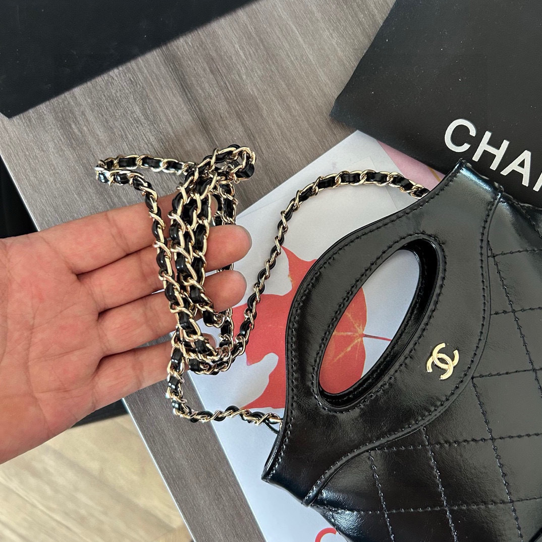 50$ dh CHANEL Shoulder bag size 20 cm 62395035407 DX560 gallery